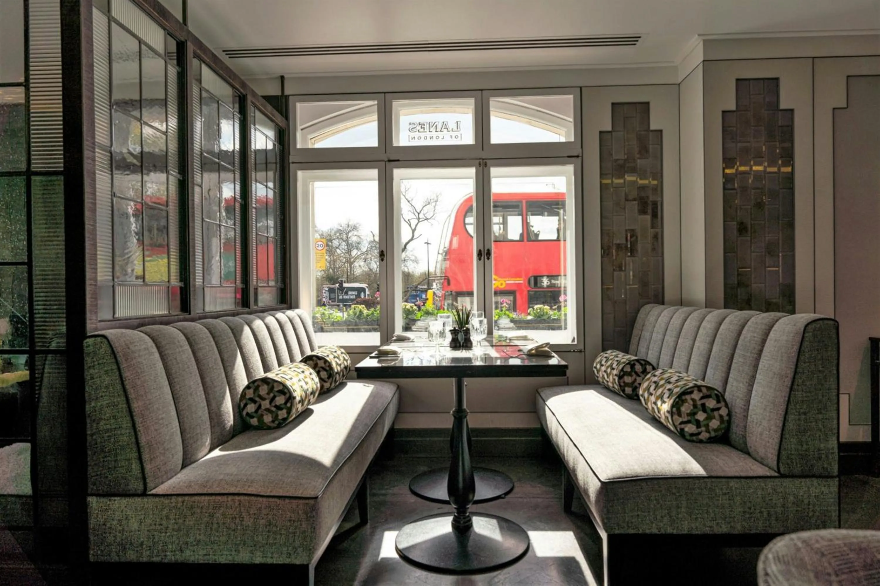 Restaurant/places to eat in London Marriott Hotel Park Lane