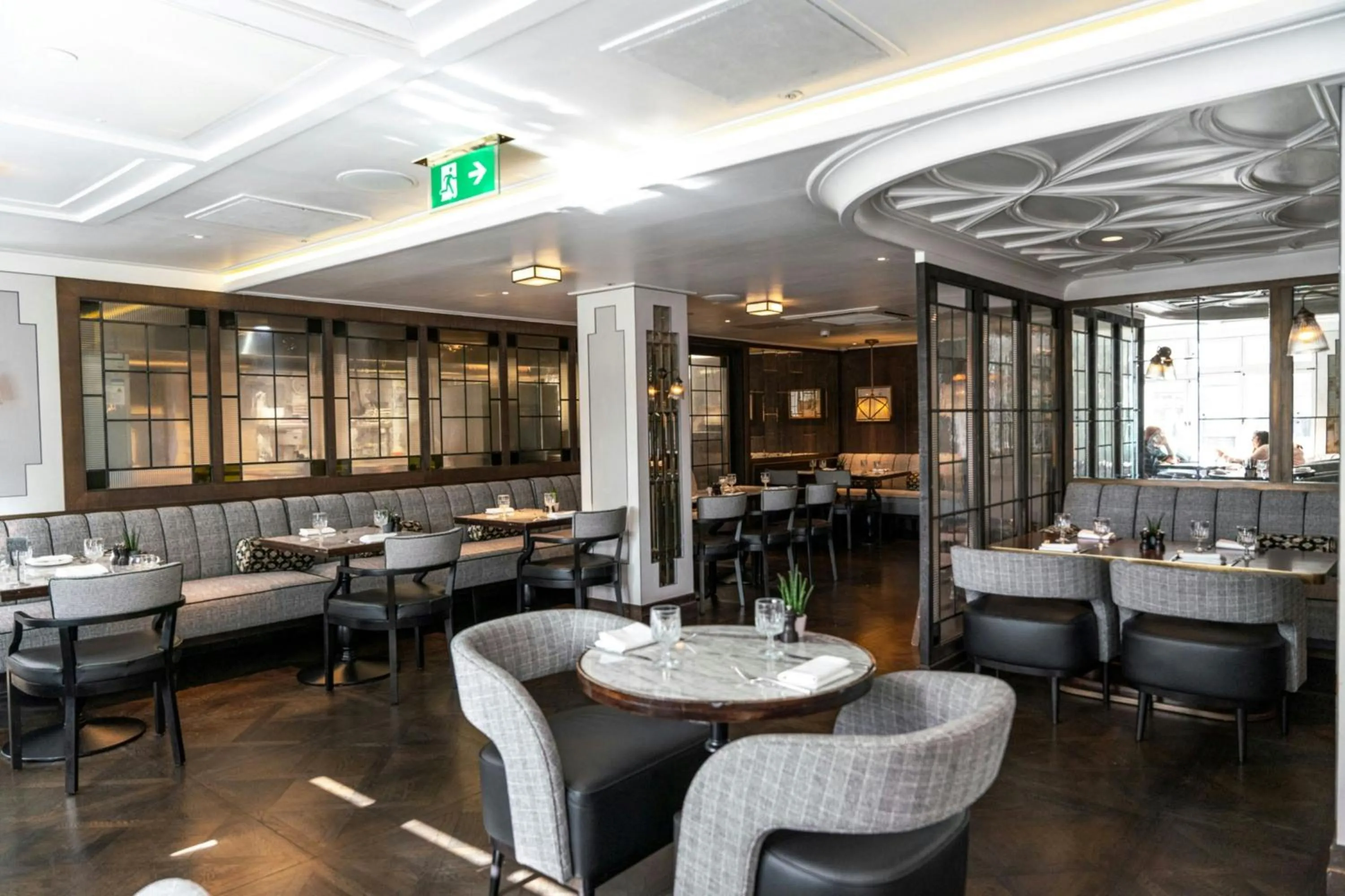 Restaurant/places to eat in London Marriott Hotel Park Lane