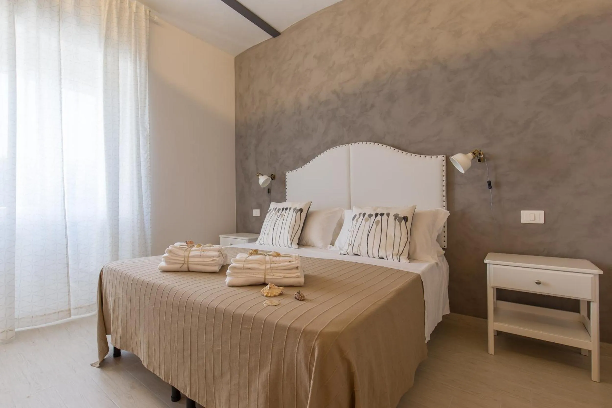 Photo of the whole room in Al Faro Bianco B&B e Residence con parcheggio