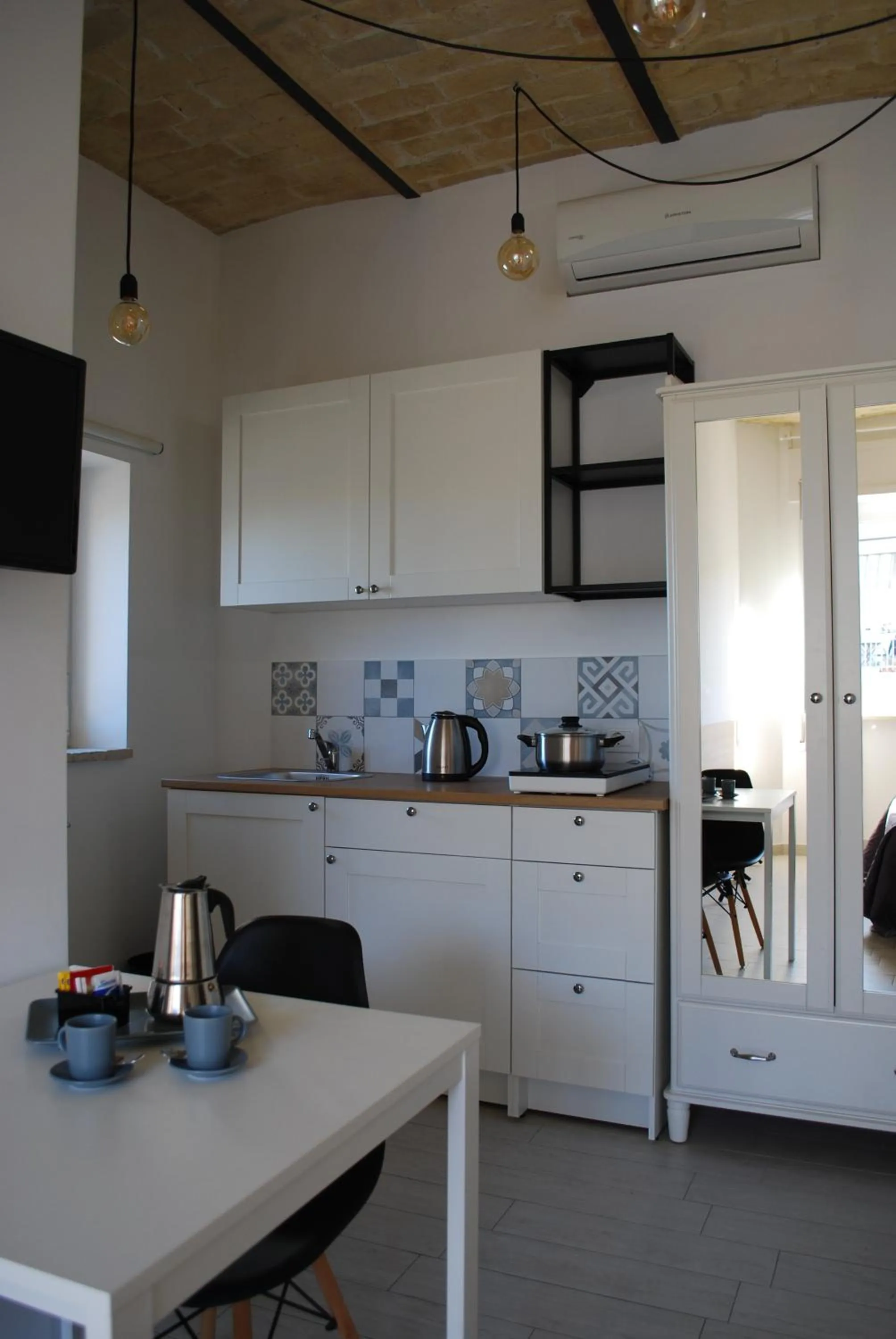 Coffee/tea facilities in Al Faro Bianco B&B e Residence con parcheggio