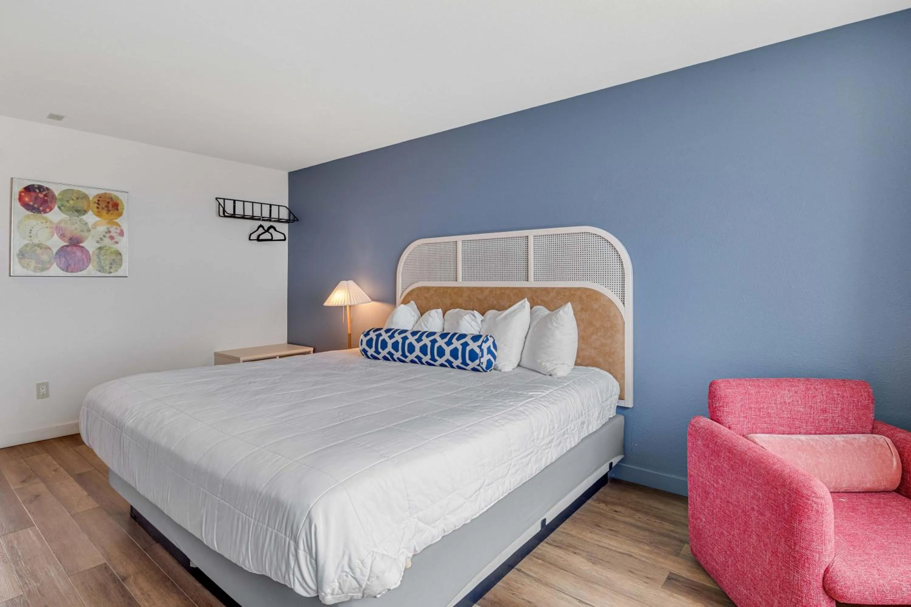 Bed in Seagull Beachfront Inn