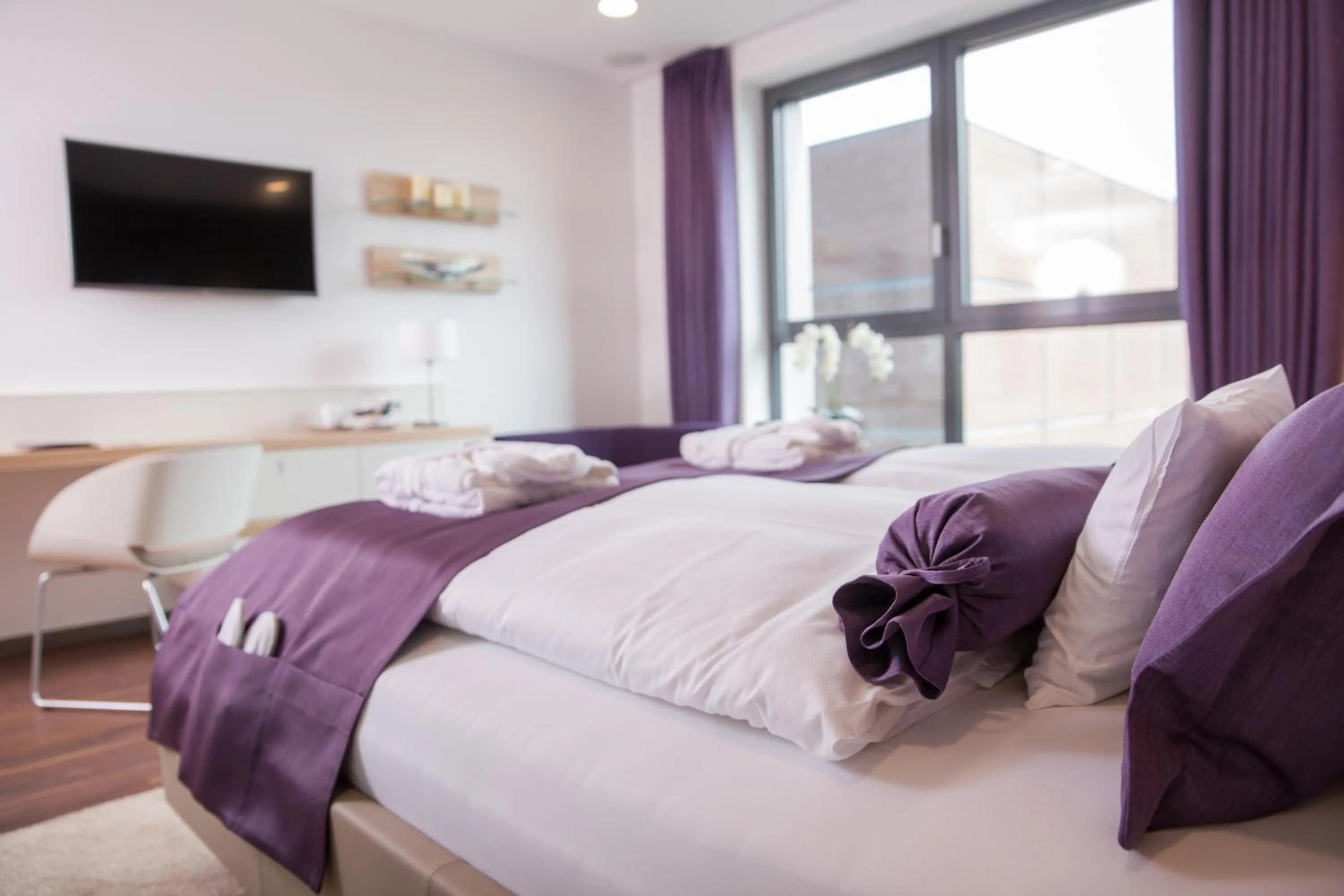 Photo of the whole room, Bed in Heiner's Parkhotel