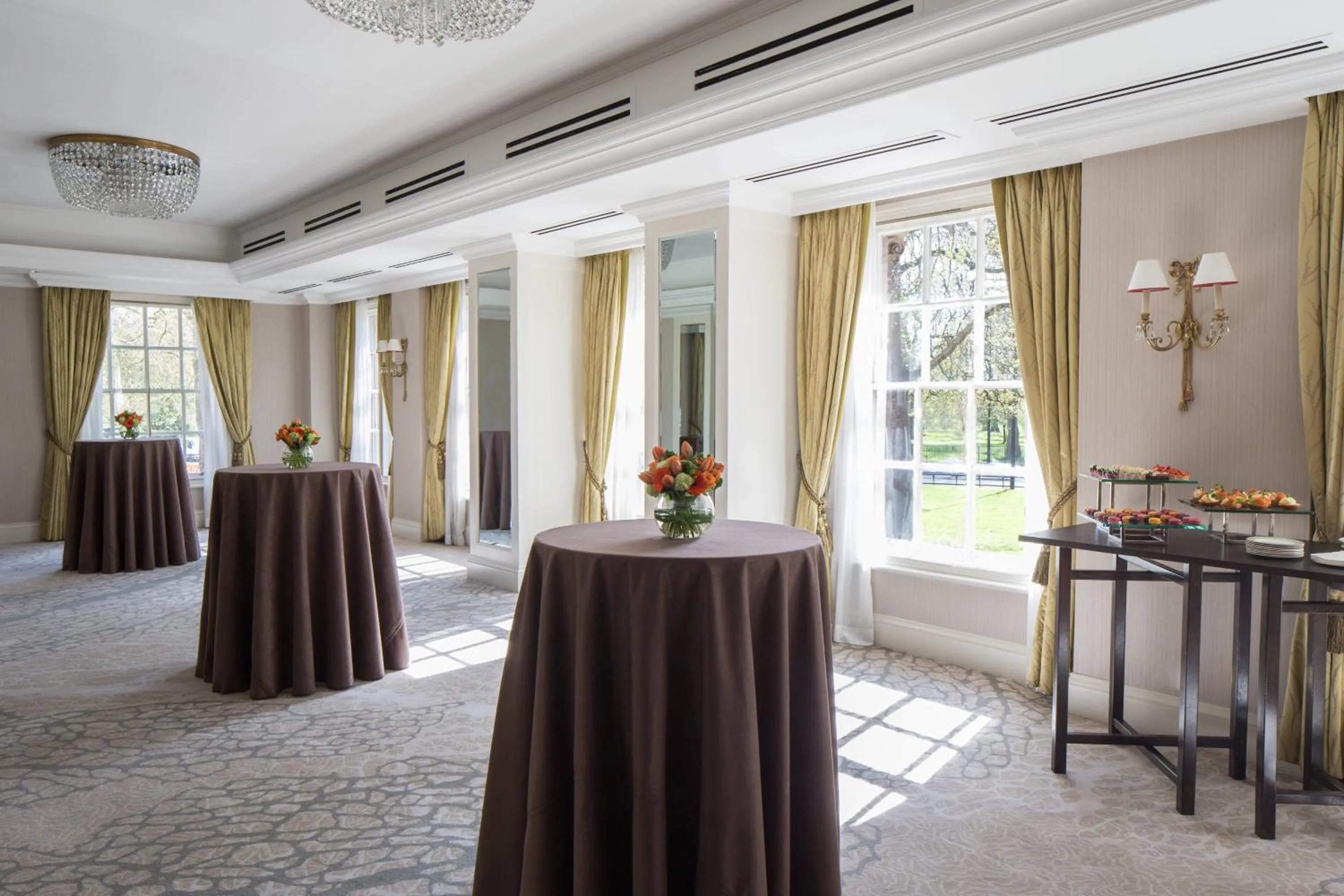 Lobby or reception in JW Marriott Grosvenor House London