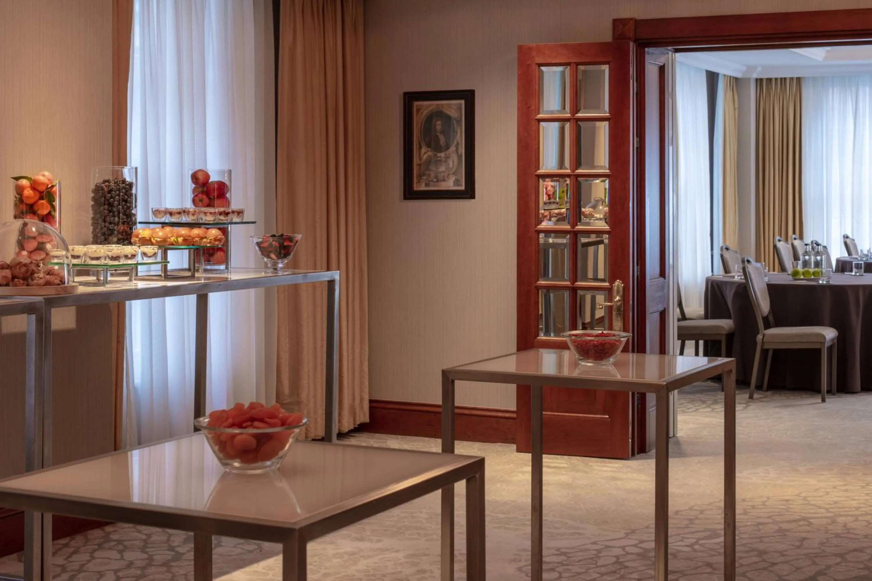 Lounge or bar in JW Marriott Grosvenor House London