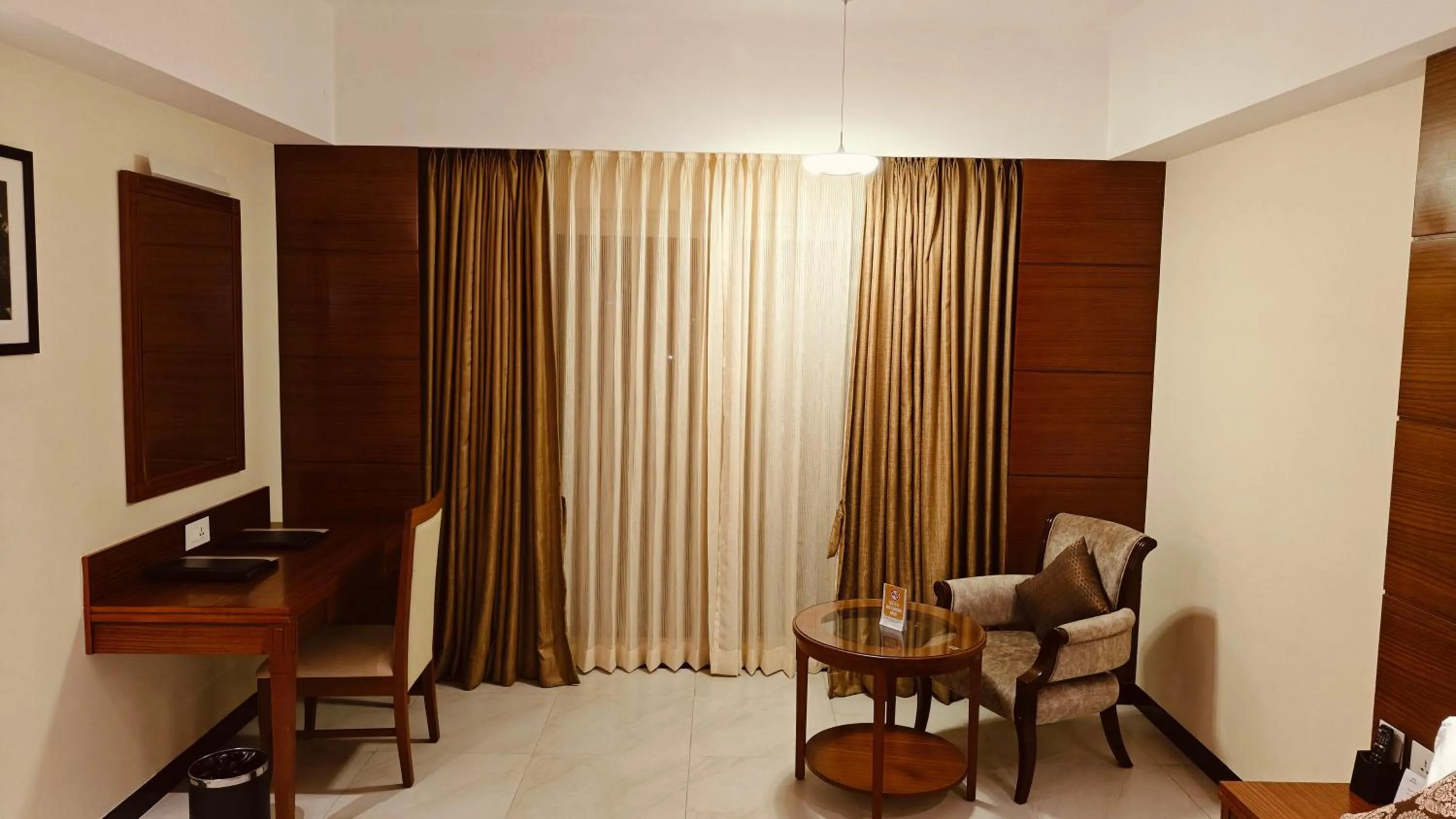 Seating area in MM Legacy - A Bergamont Hotel, Kanchipuram