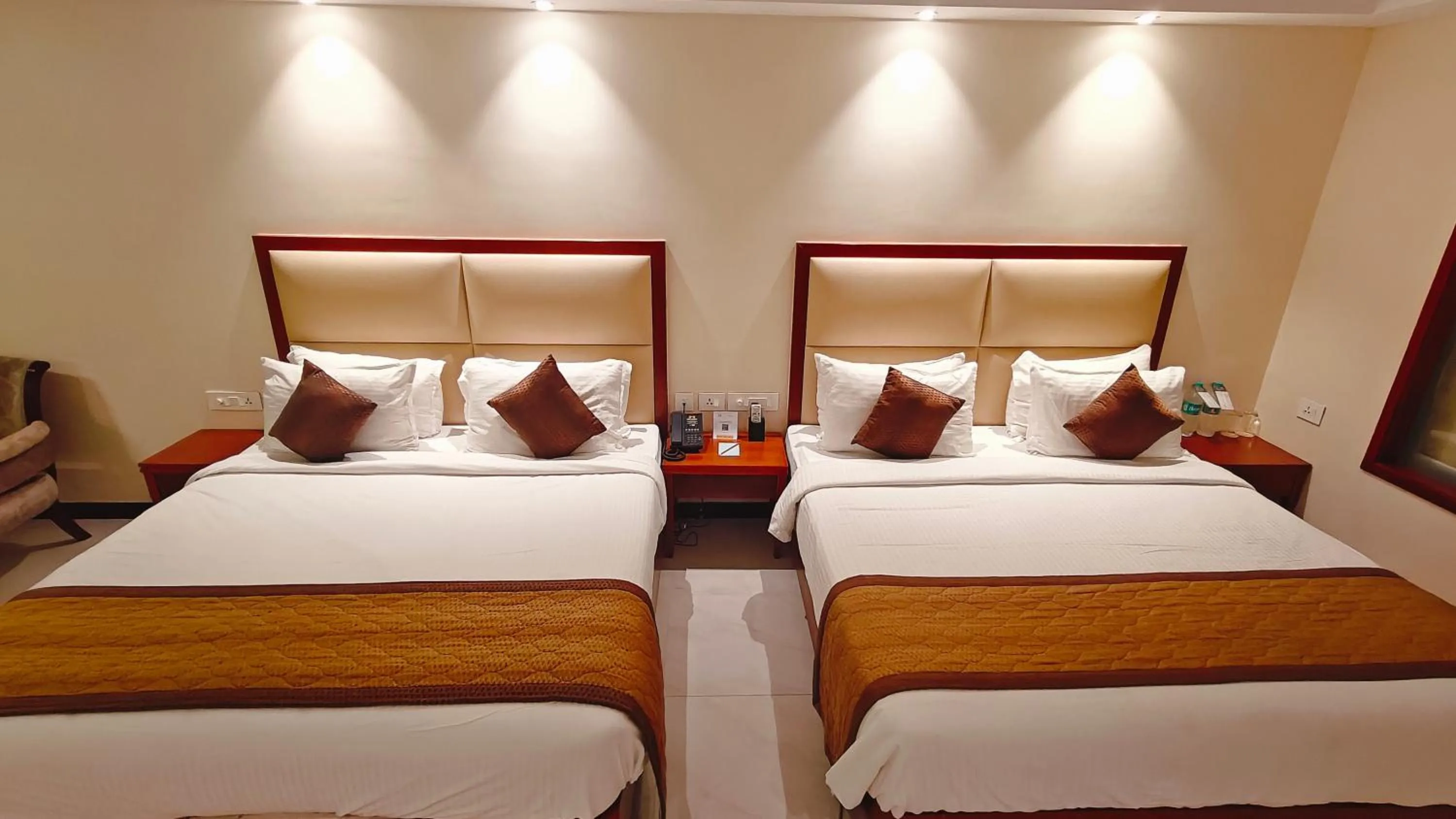 Bed in MM Legacy - A Bergamont Hotel, Kanchipuram