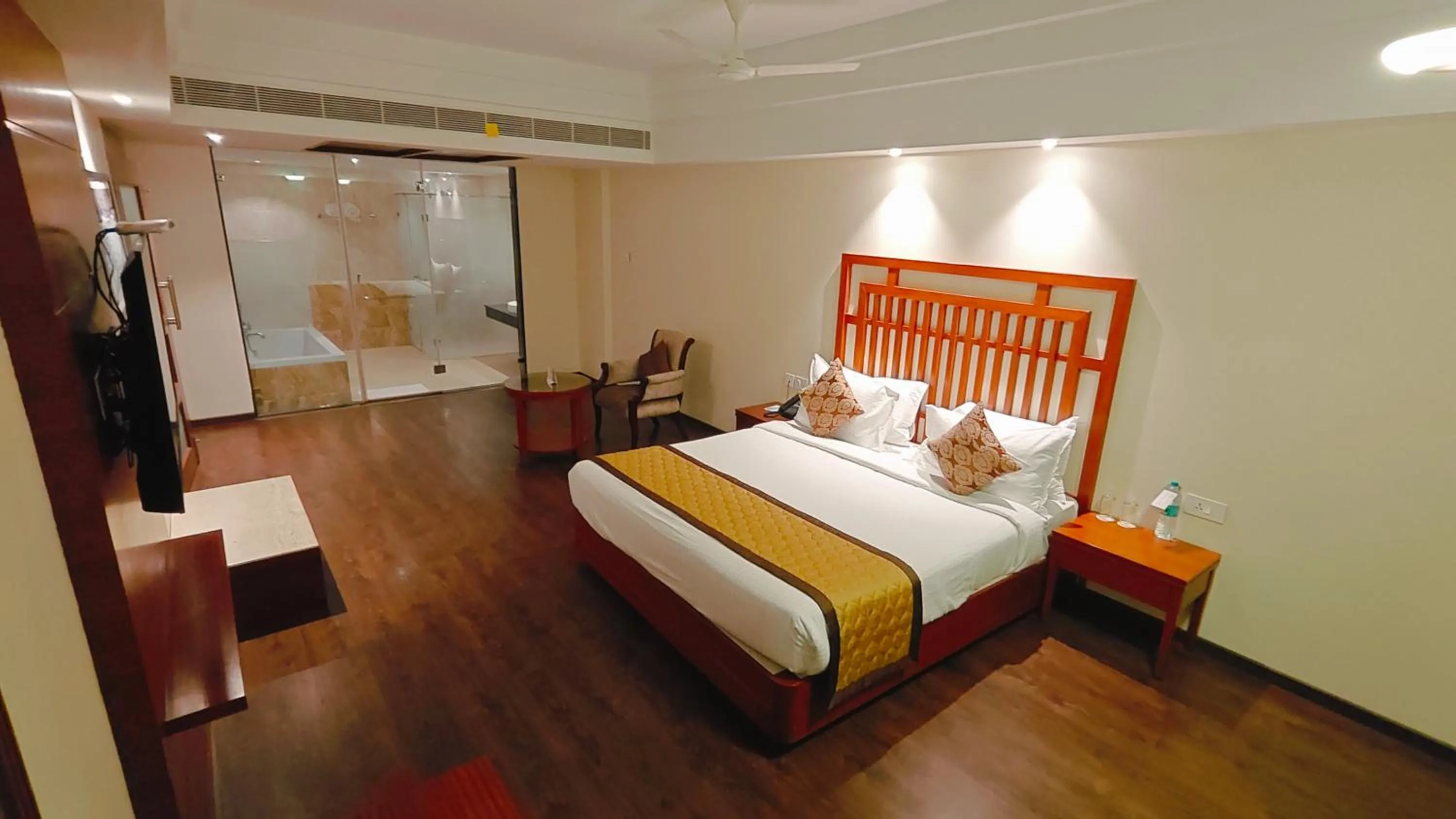 Bed in MM Legacy - A Bergamont Hotel, Kanchipuram