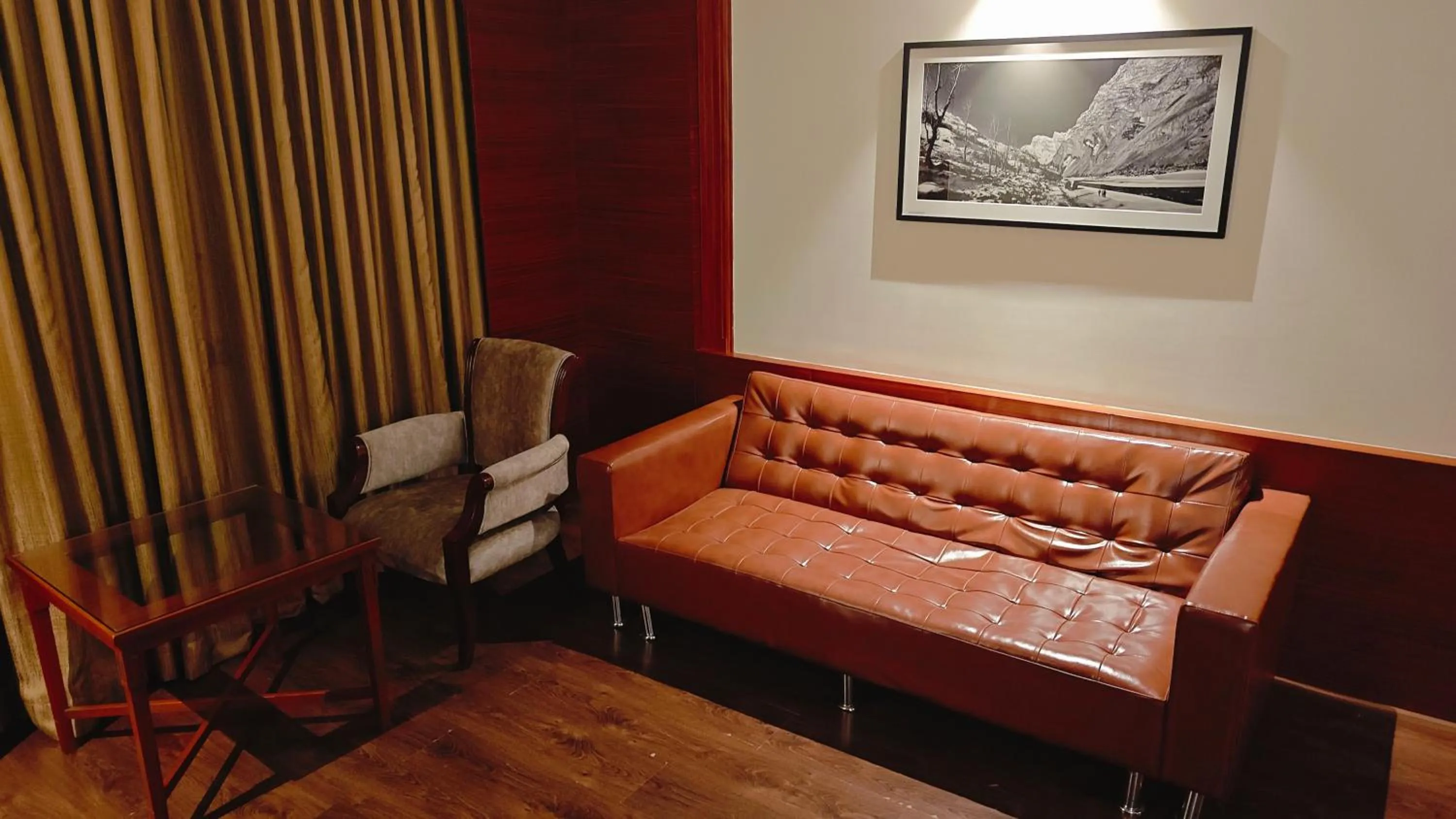 Living room in MM Legacy - A Bergamont Hotel, Kanchipuram