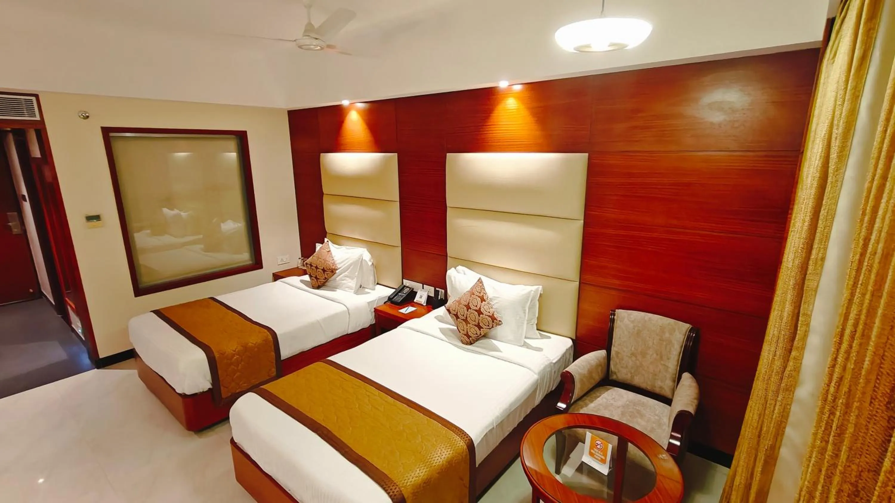 Bed in MM Legacy - A Bergamont Hotel, Kanchipuram