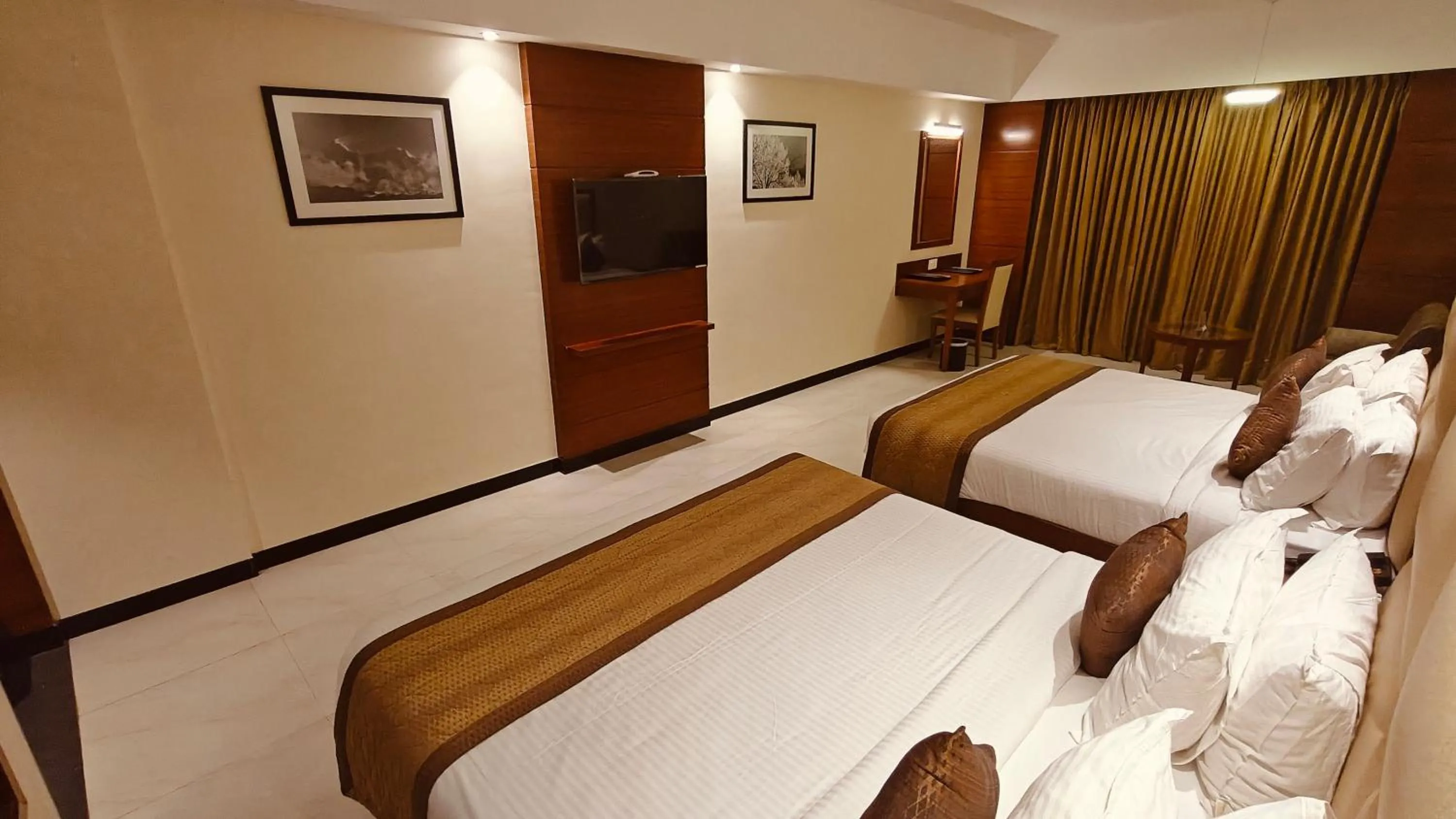 Bed in MM Legacy - A Bergamont Hotel, Kanchipuram