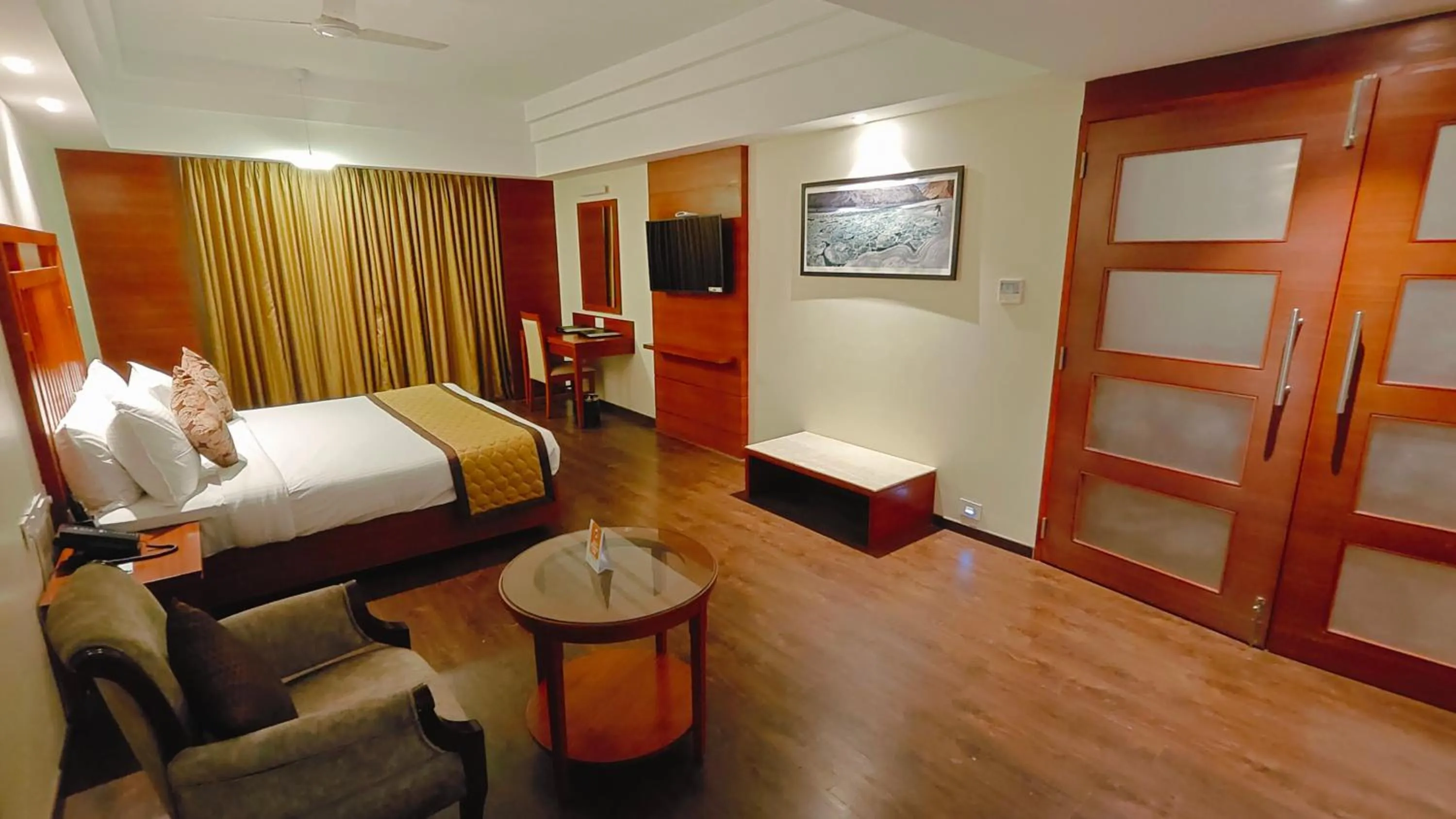Bed in MM Legacy - A Bergamont Hotel, Kanchipuram