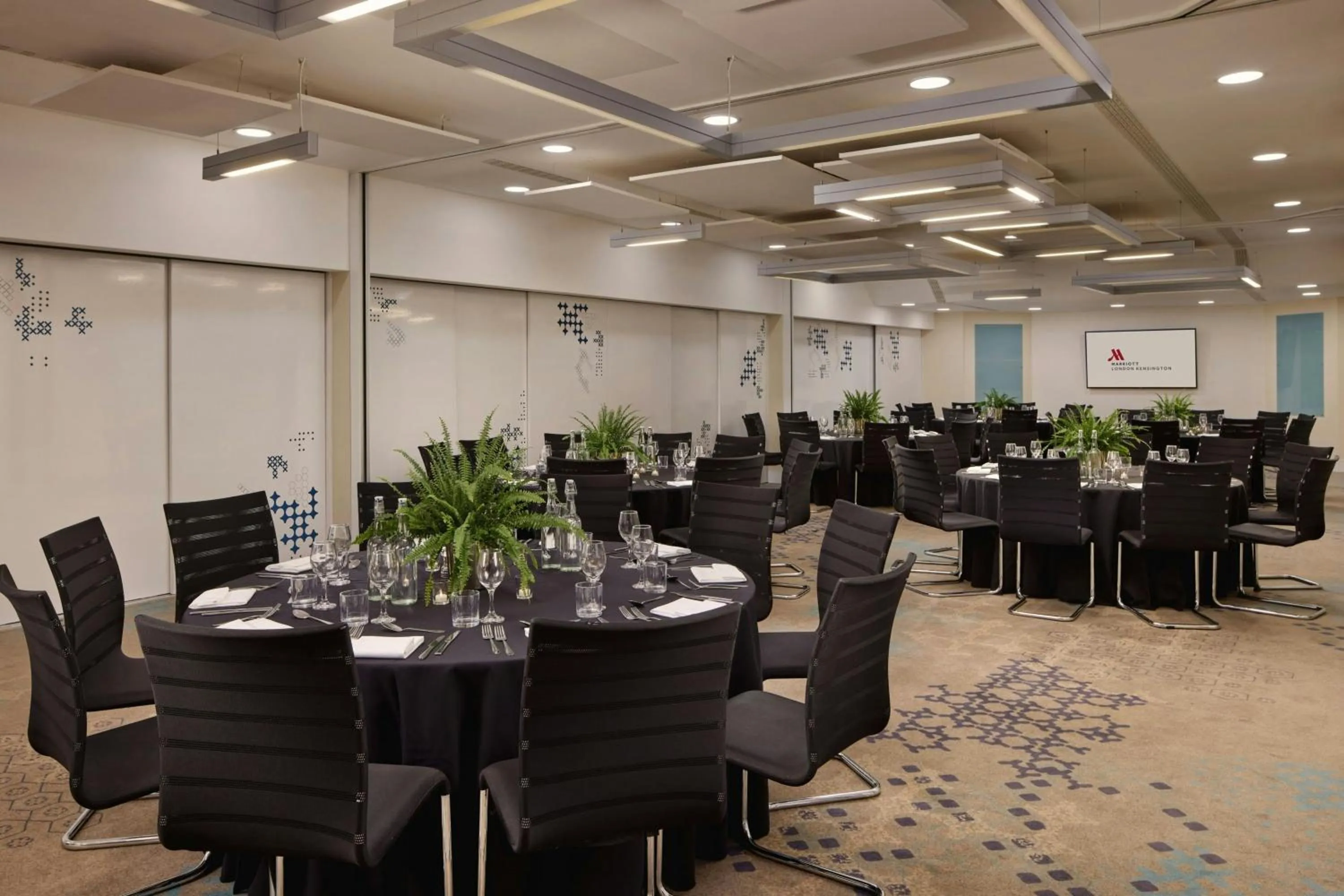 Meeting/conference room in London Marriott Hotel Kensington