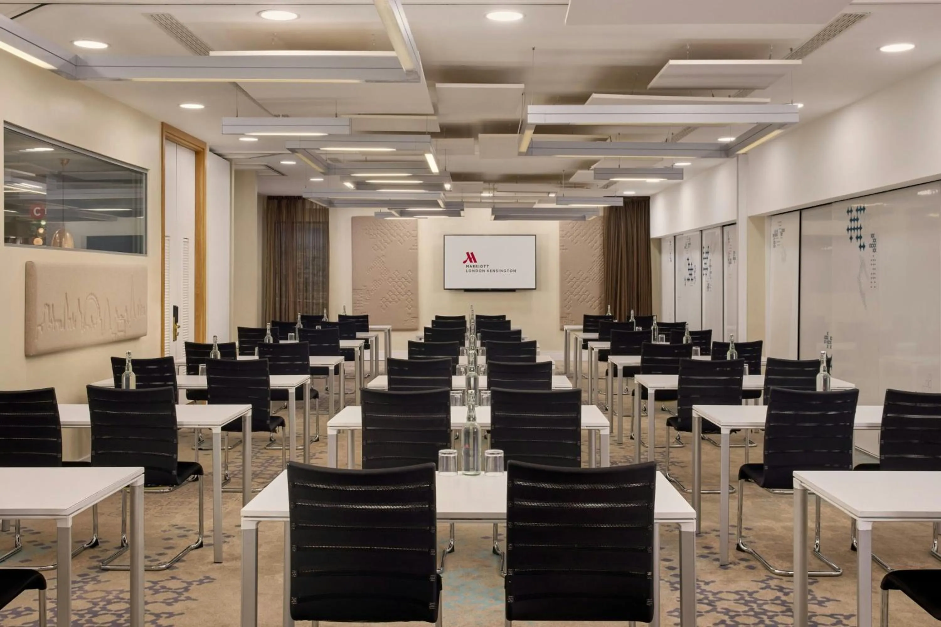 Meeting/conference room in London Marriott Hotel Kensington