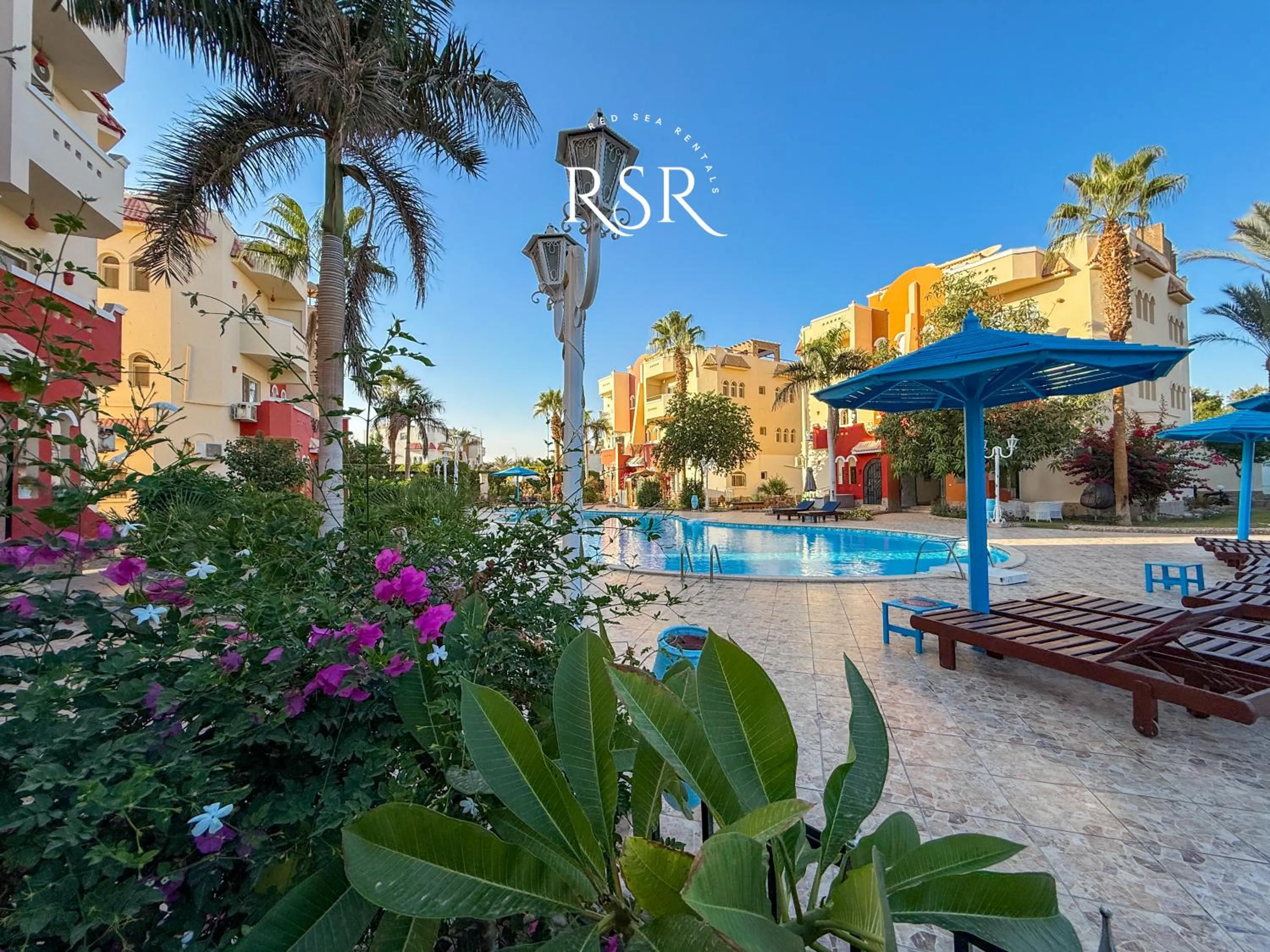 Swimming pool in Green Garden Resort