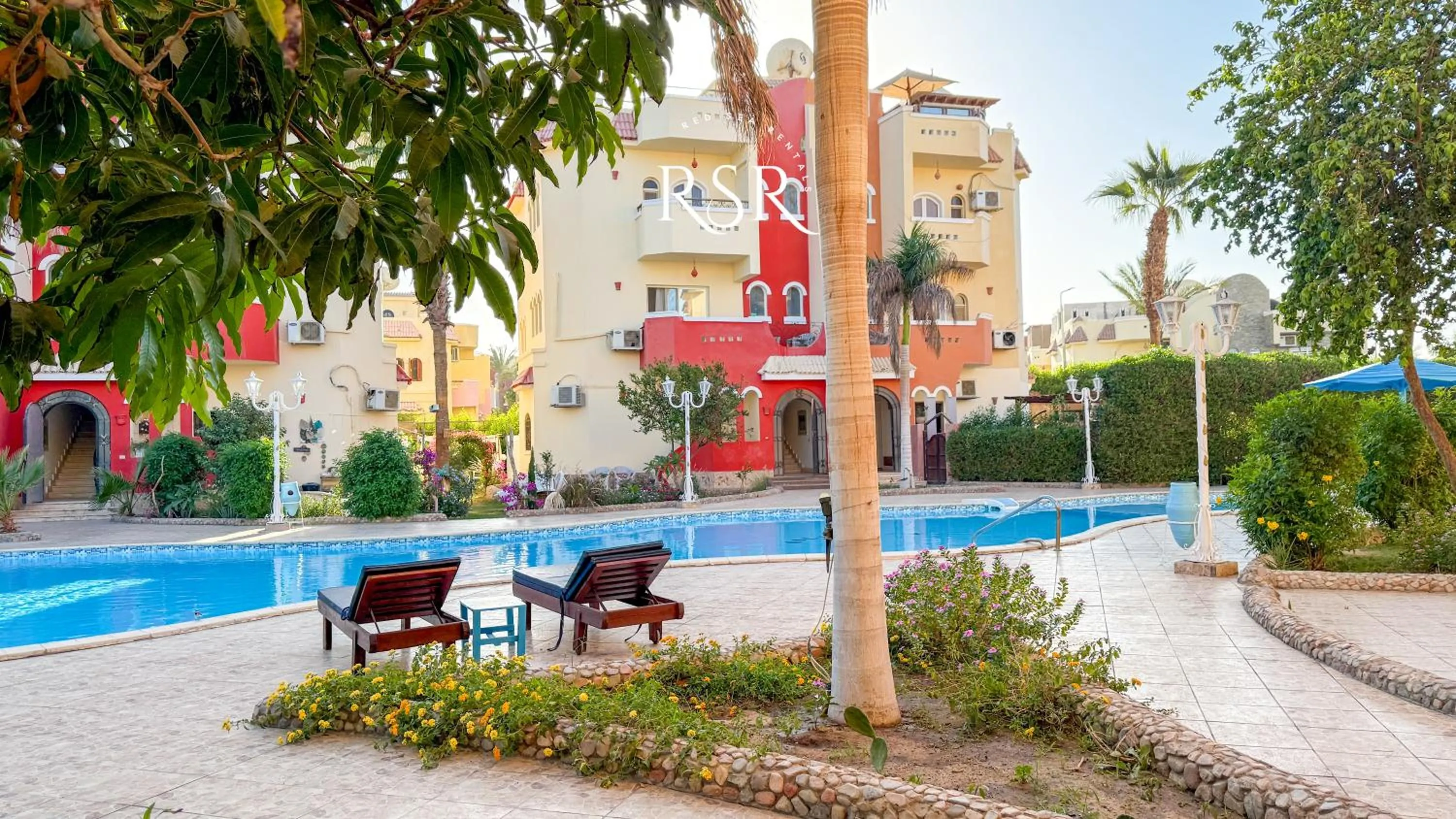Swimming pool in Green Garden Resort