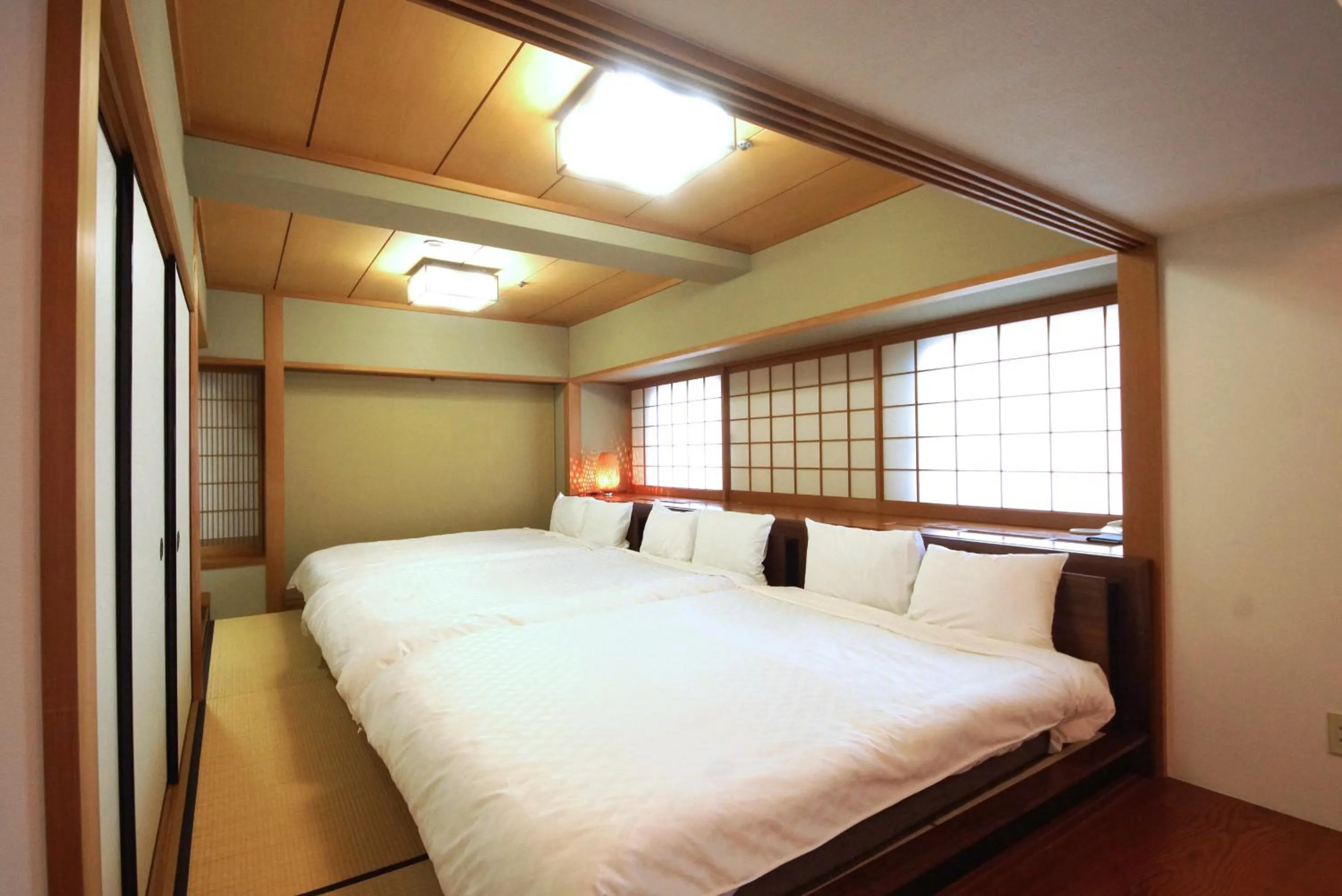 Bed in Hotel Plaza Osaka