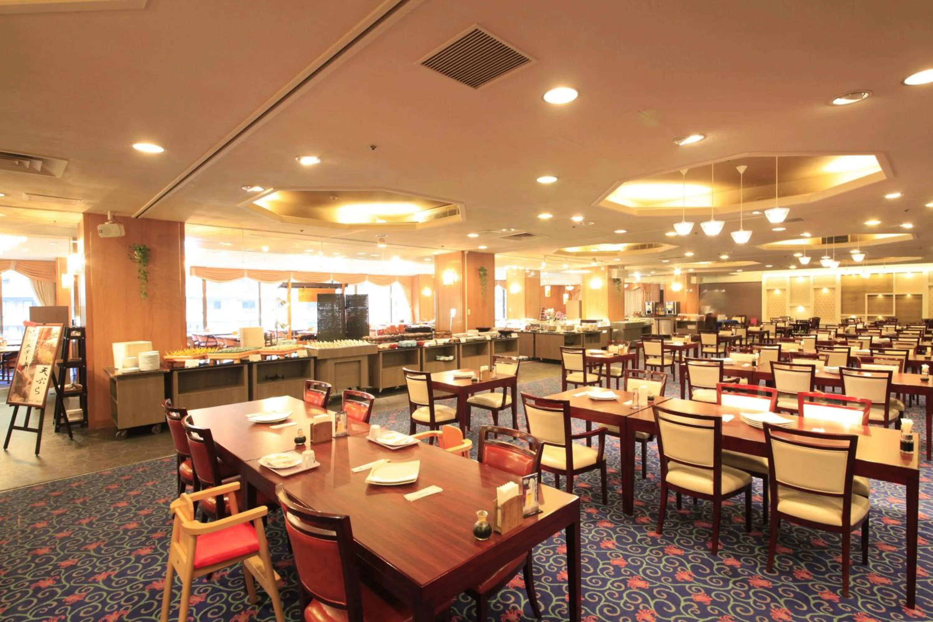 Restaurant/places to eat in Hotel Okada