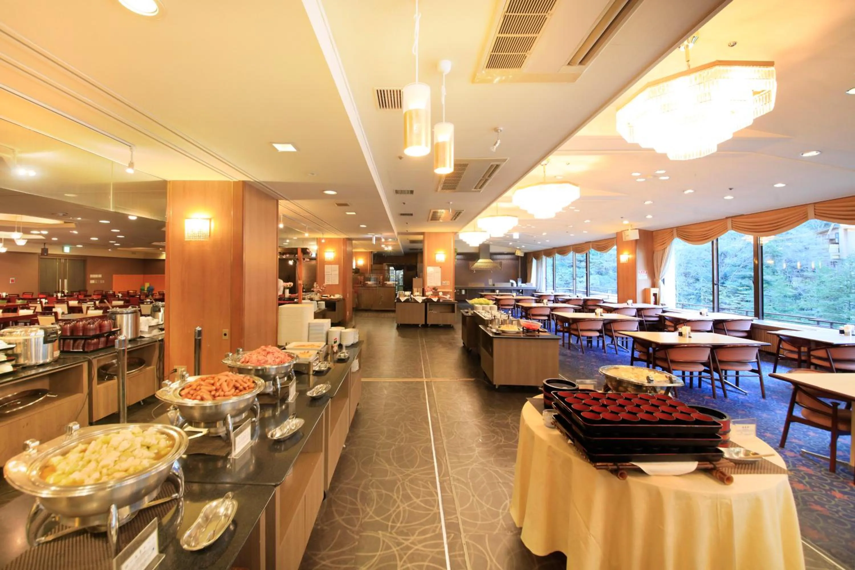 Restaurant/places to eat in Hotel Okada