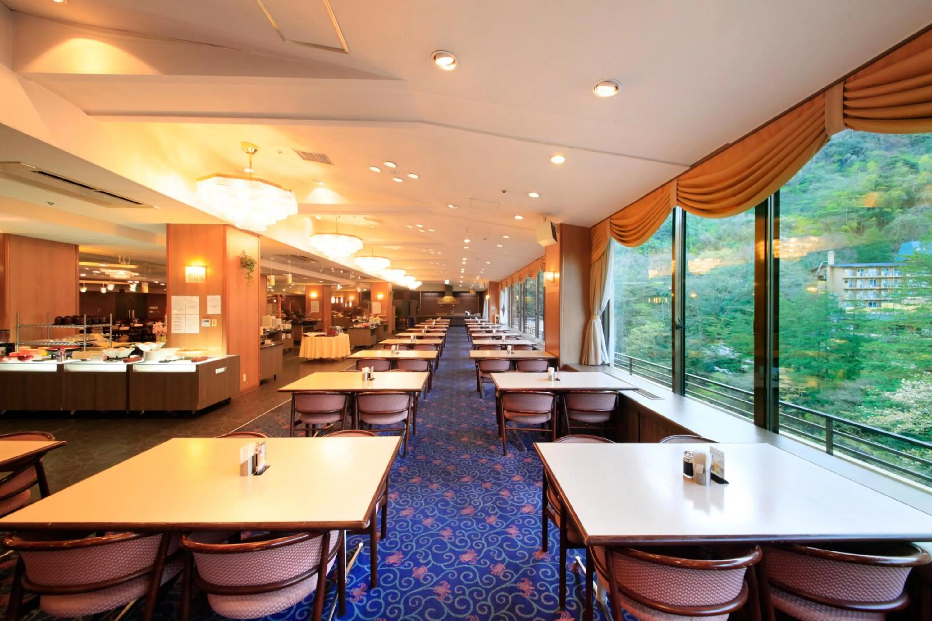 Restaurant/places to eat in Hotel Okada