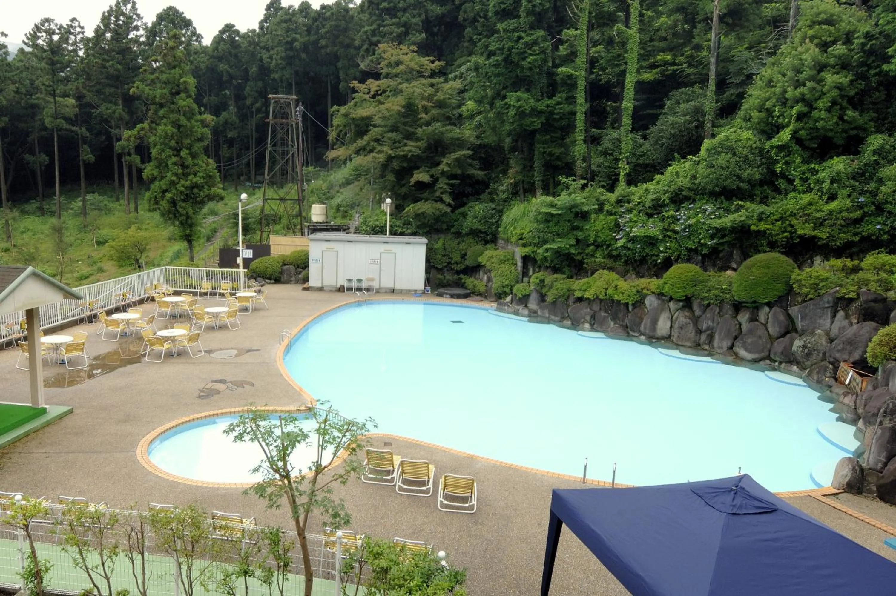 Swimming pool in Hotel Okada