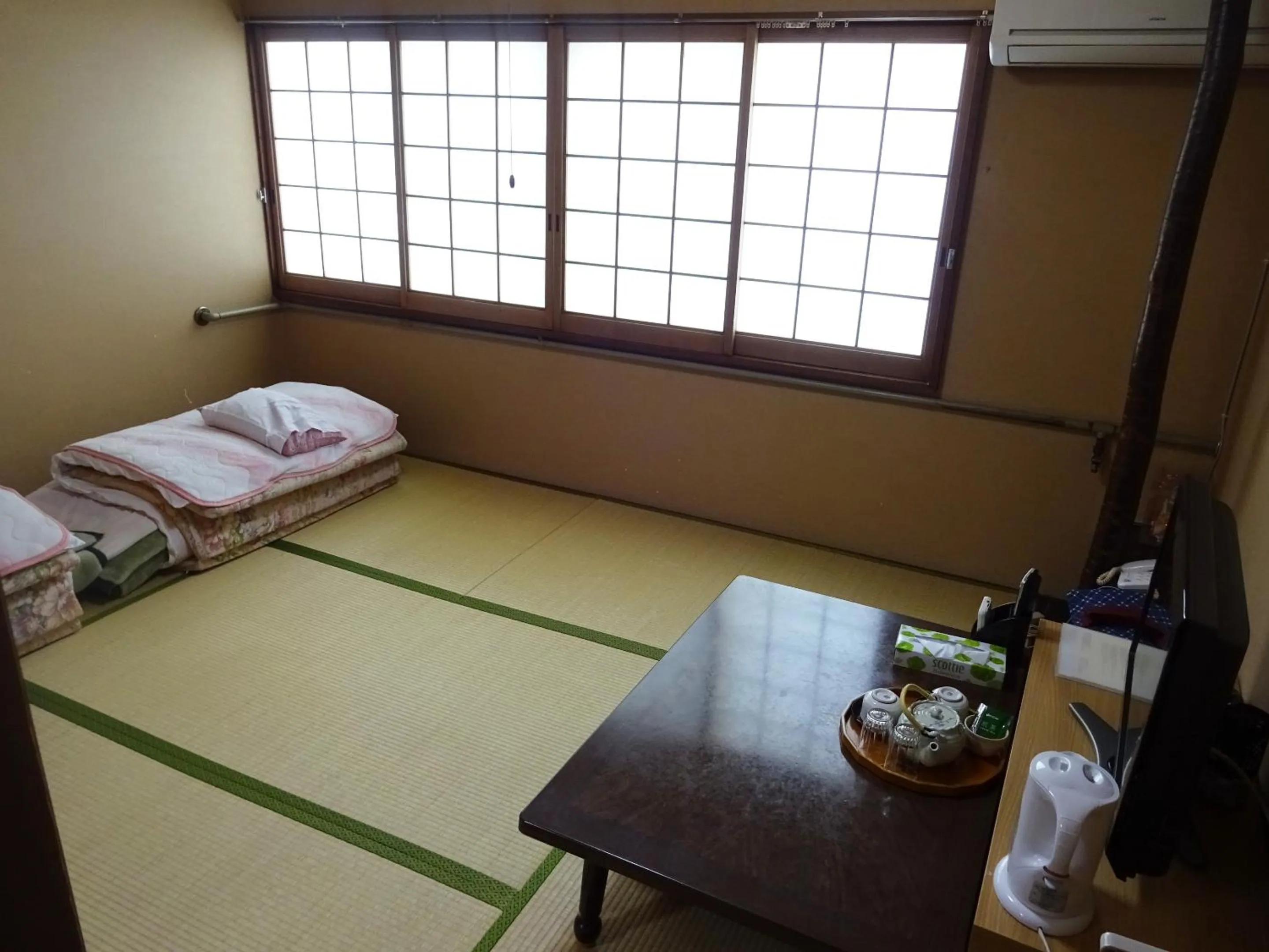 Photo of the whole room, Bed in Imazato Ryokan