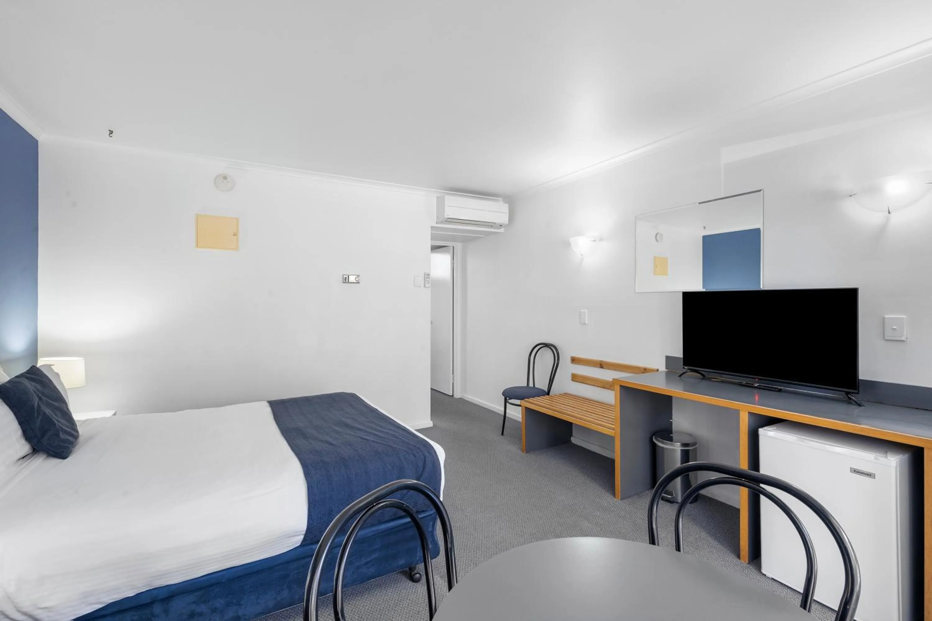 Bed in The River Boat Hotel - Echuca