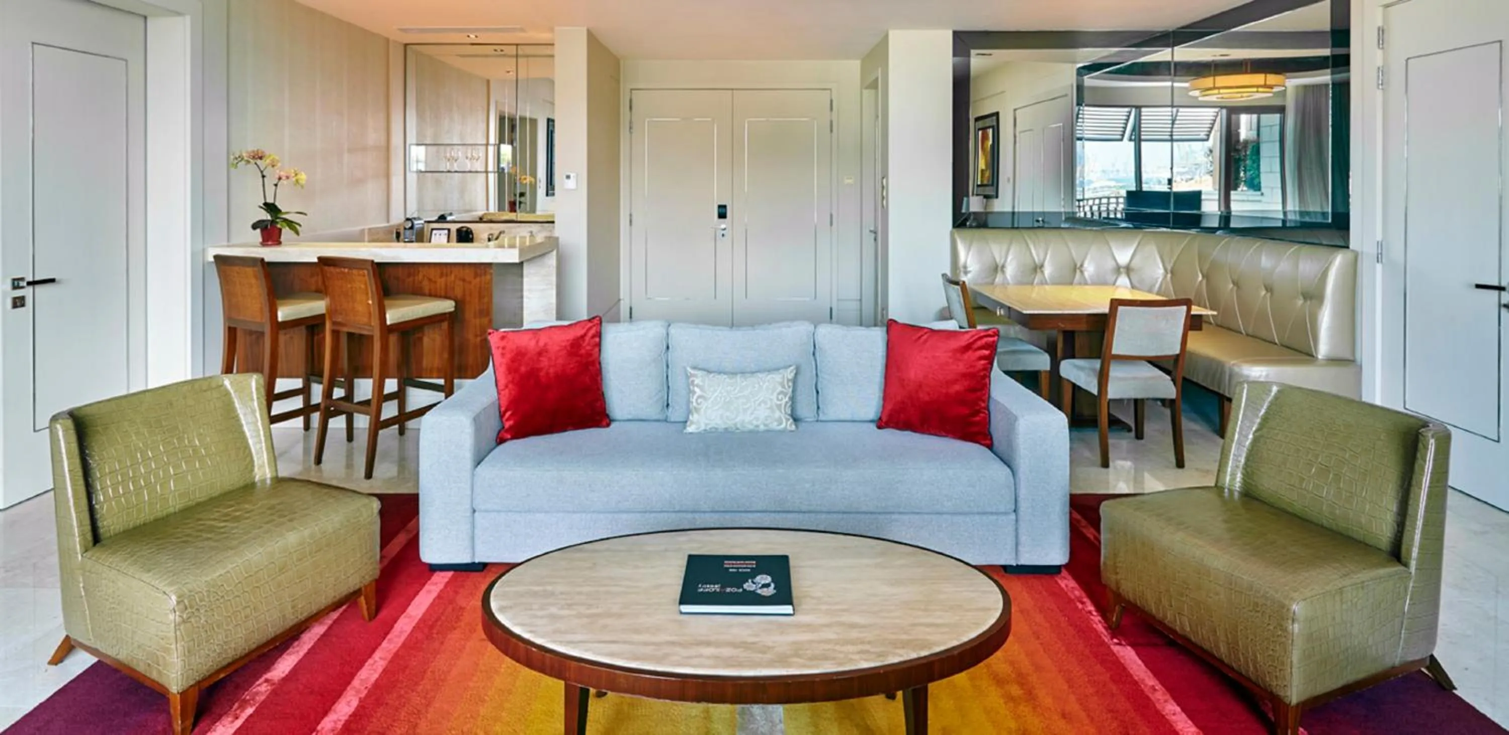 Living room in Resorts World Sentosa - Equarius Hotel