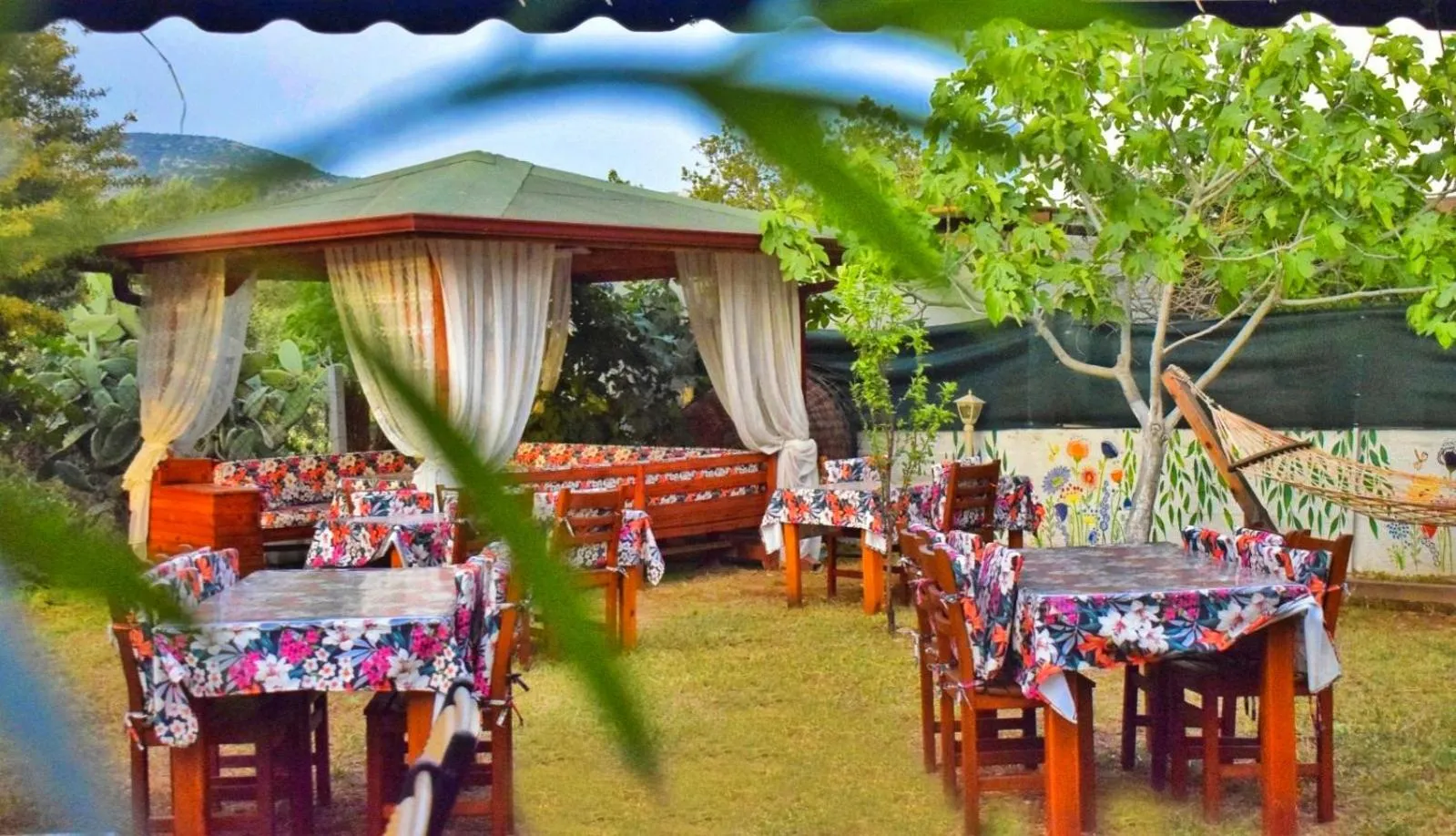 Garden view in Elit Deniz Palamutbükü