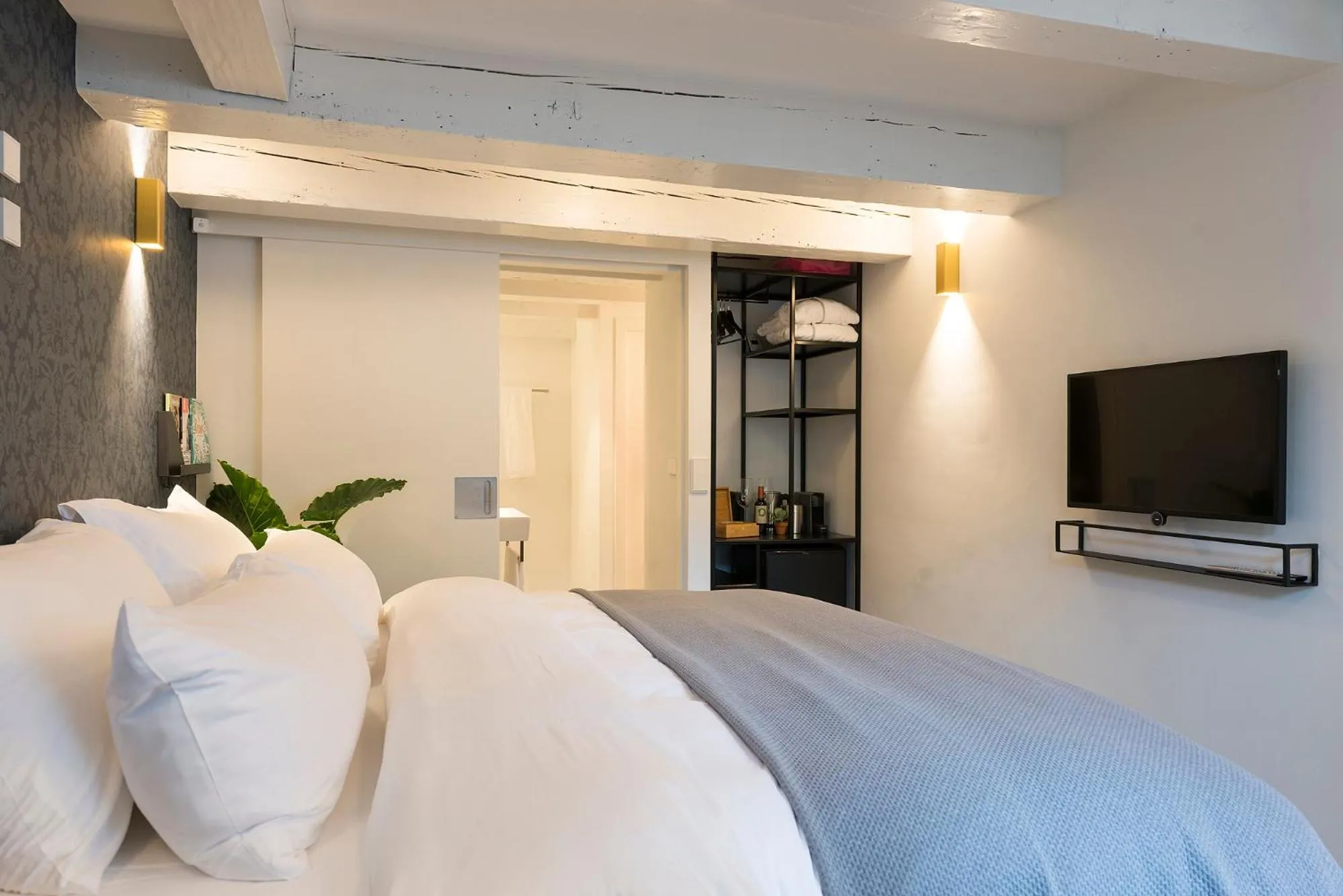 Bed in Milkhouse Luxury Stay Amsterdam