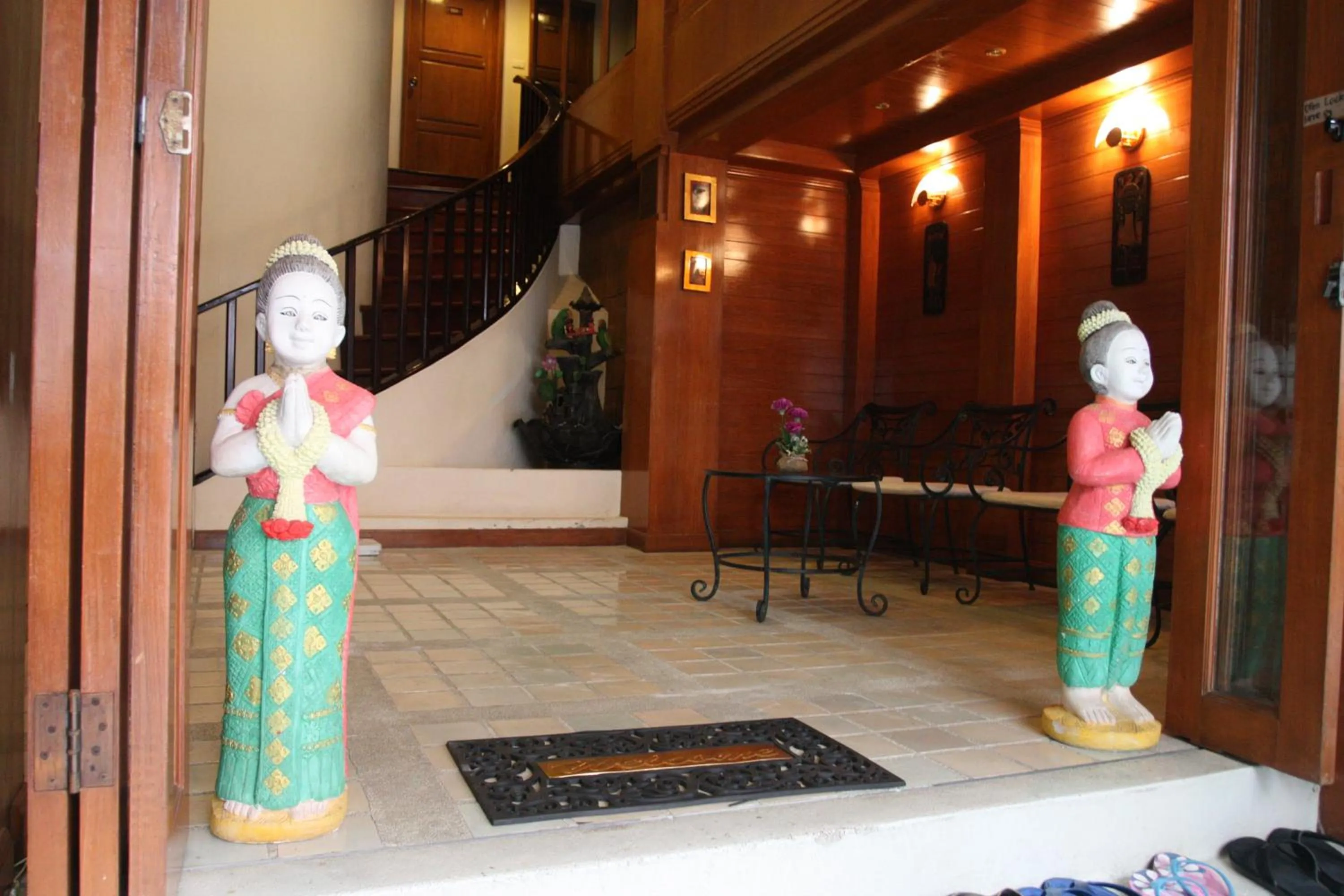 Facade/entrance in Your Place Inn