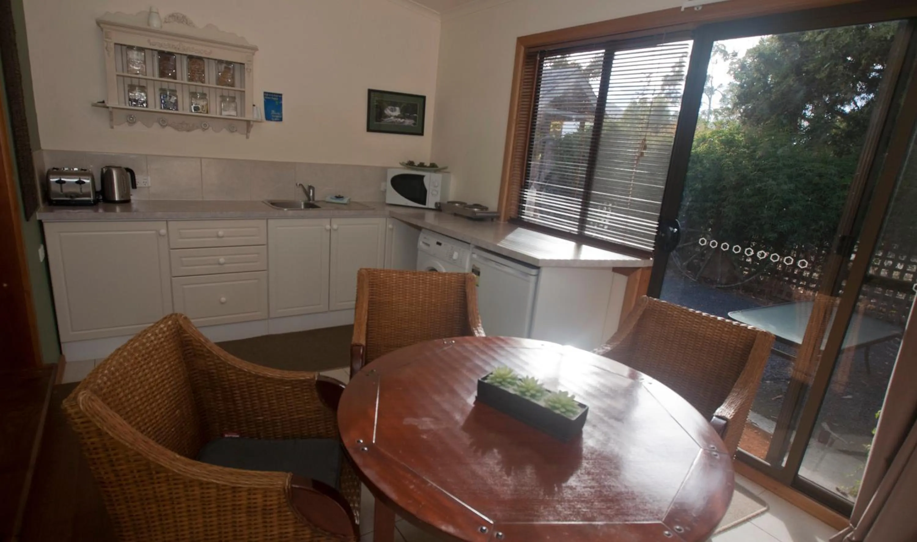 The Shingles Riverside Cottages