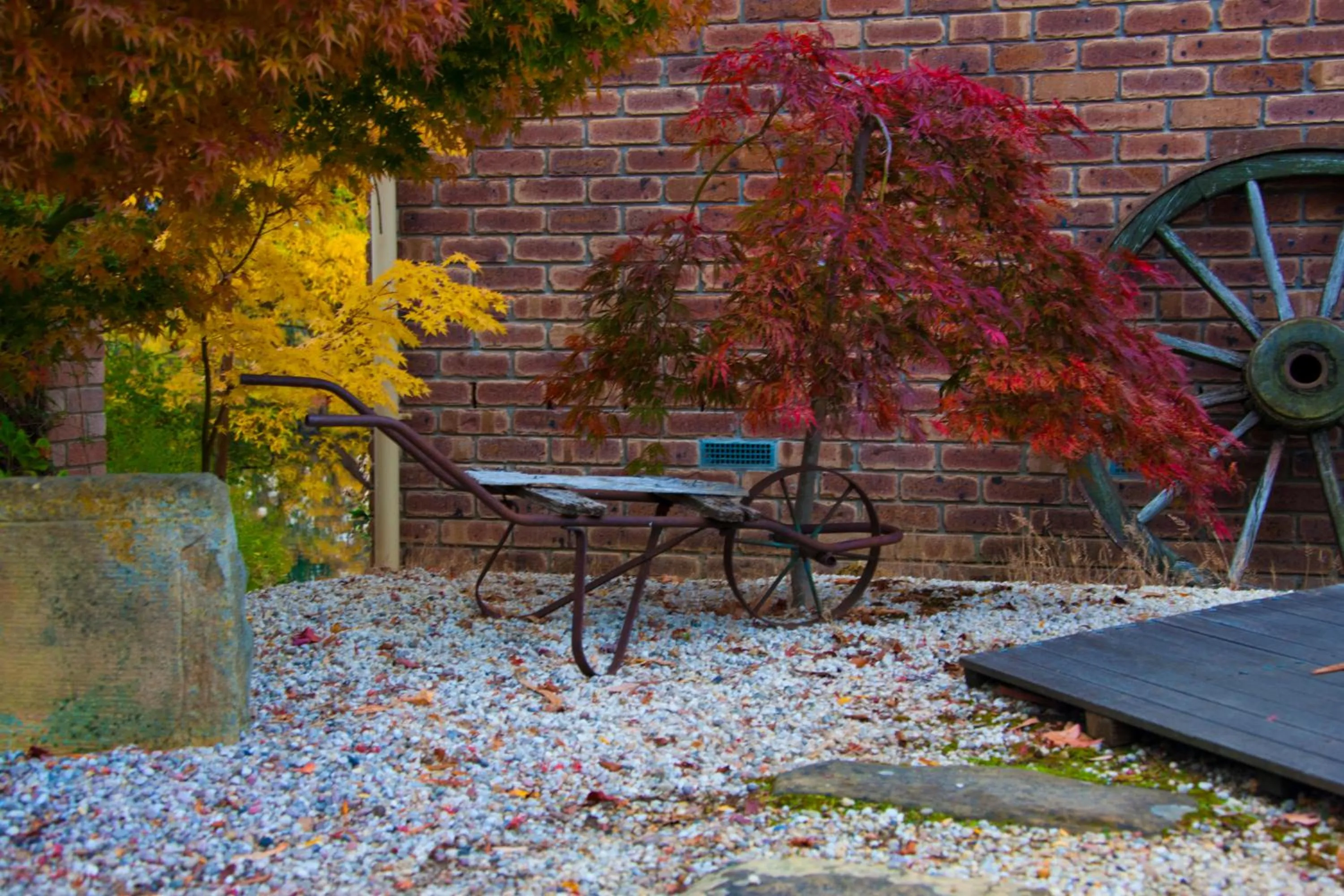 The Shingles Riverside Cottages