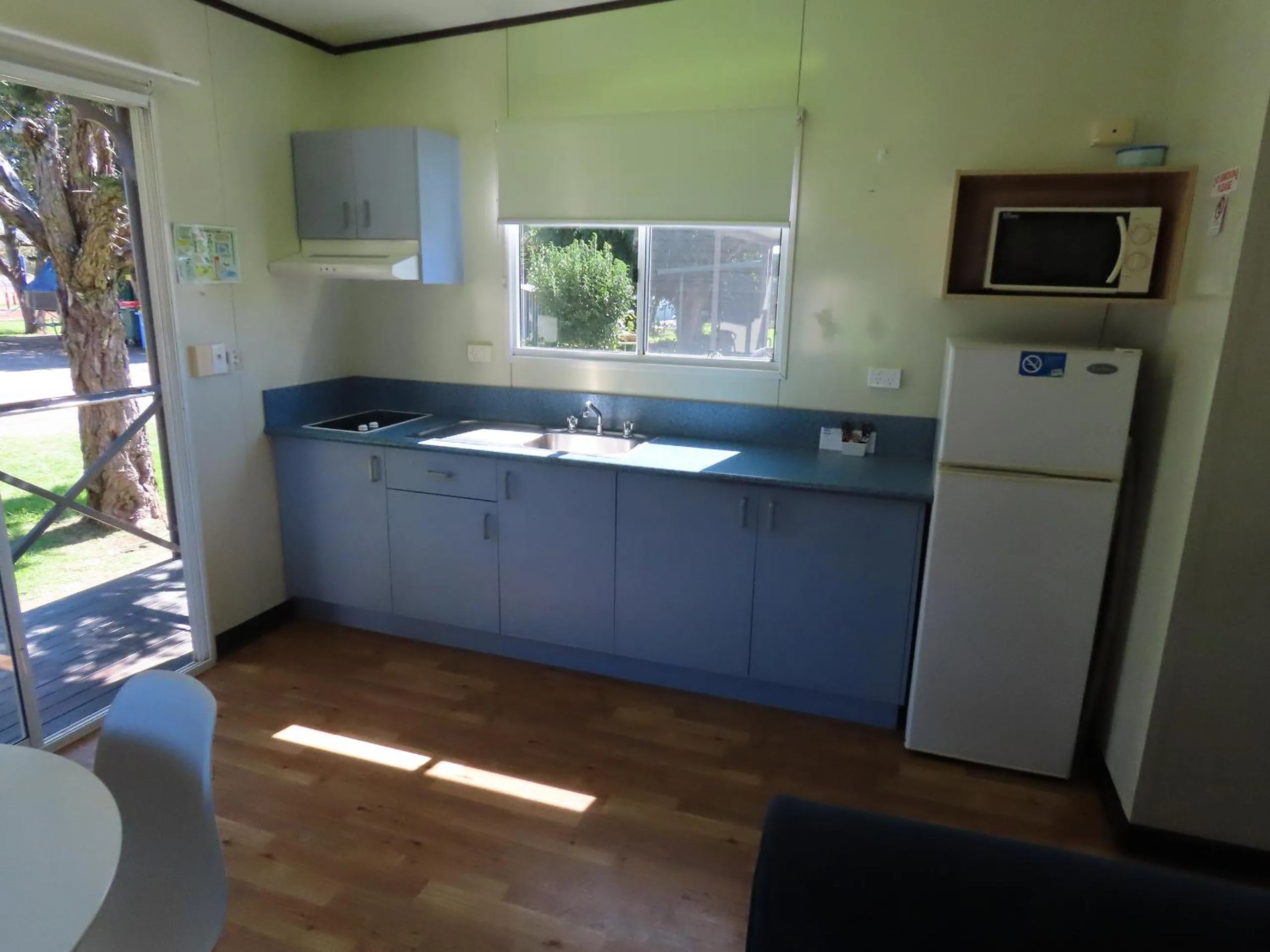 Kitchen or kitchenette in BIG4 Toowoomba Garden City Holiday Park