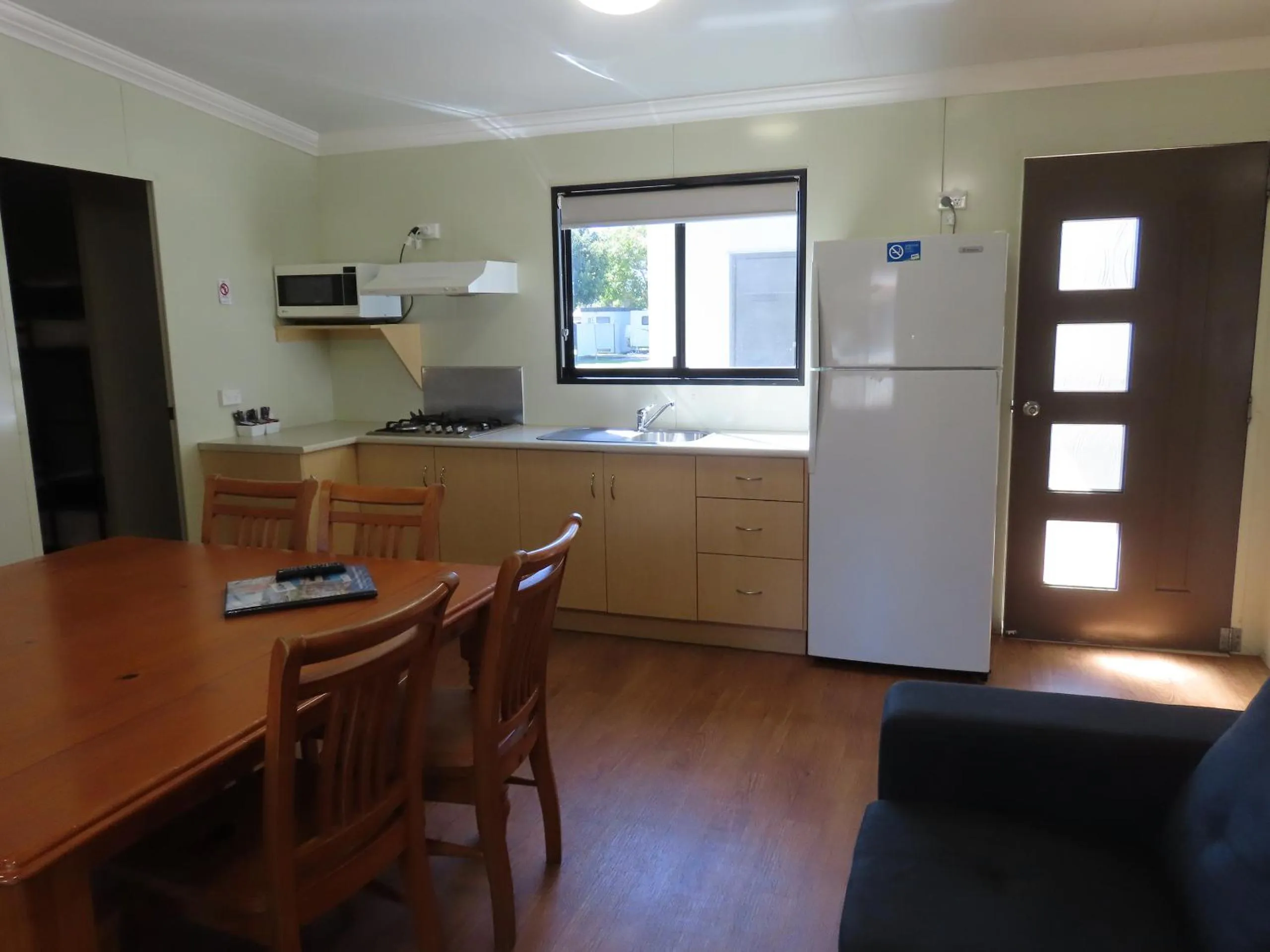 Kitchen or kitchenette in BIG4 Toowoomba Garden City Holiday Park