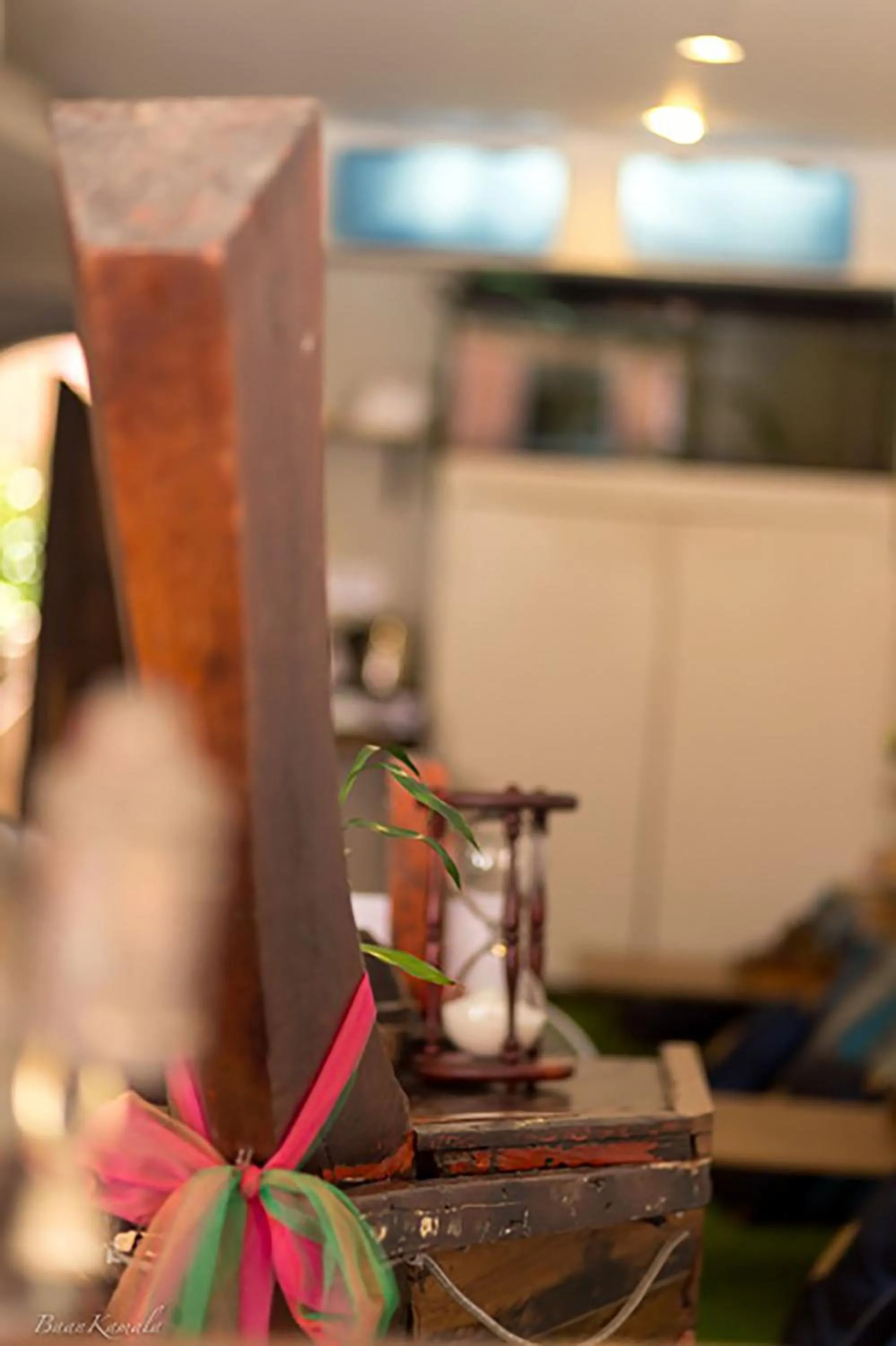 Communal lounge/ TV room in Baan Kamala Fantasea Hotel