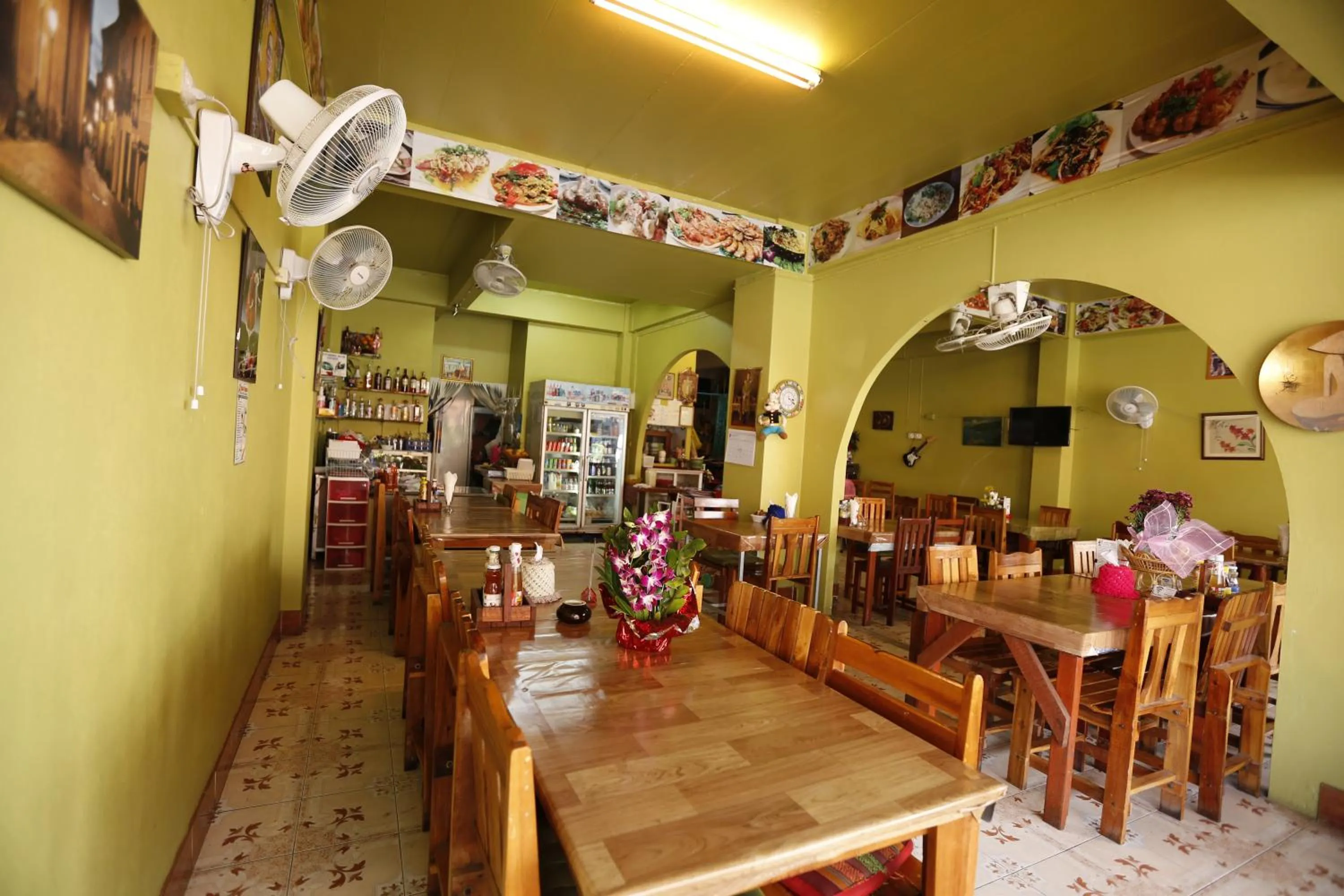 Restaurant/places to eat in Baan Kamala Fantasea Hotel