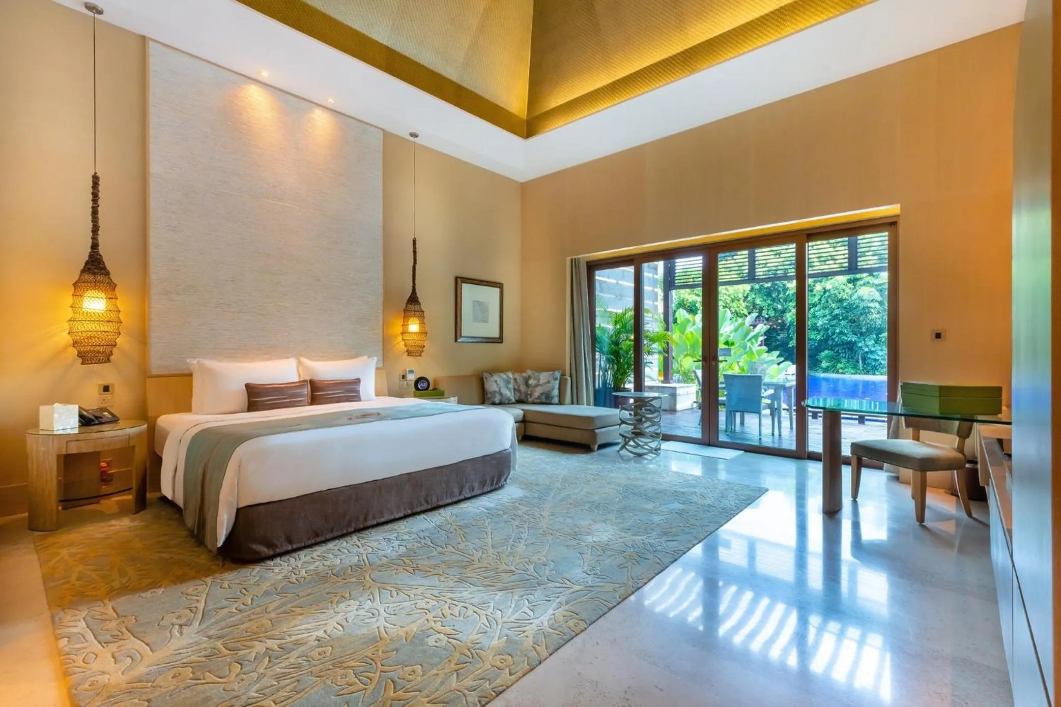 Bed in Resorts World Sentosa - Equarius Villas