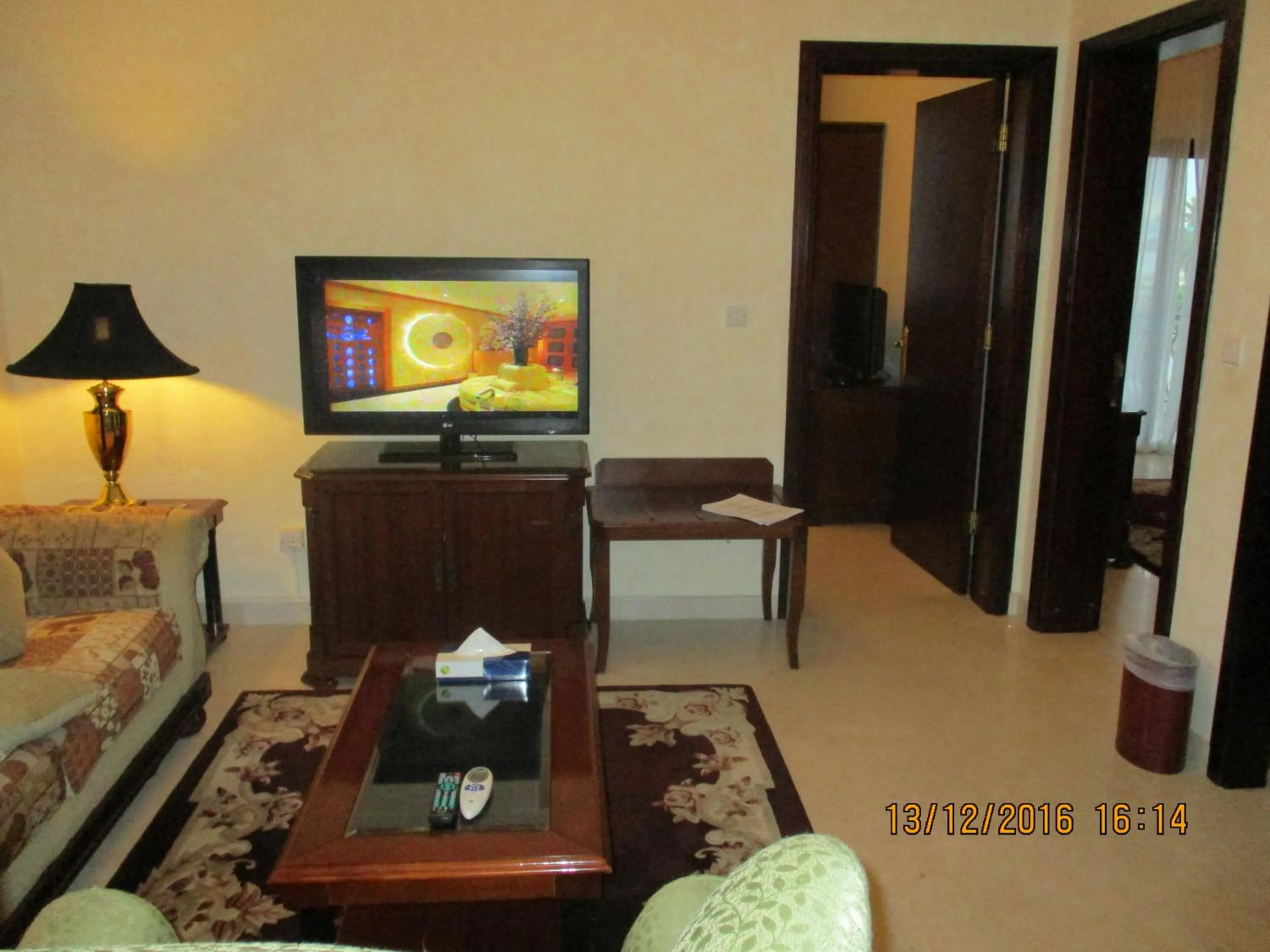 TV and multimedia, TV/Entertainment Center in Issham Hotel