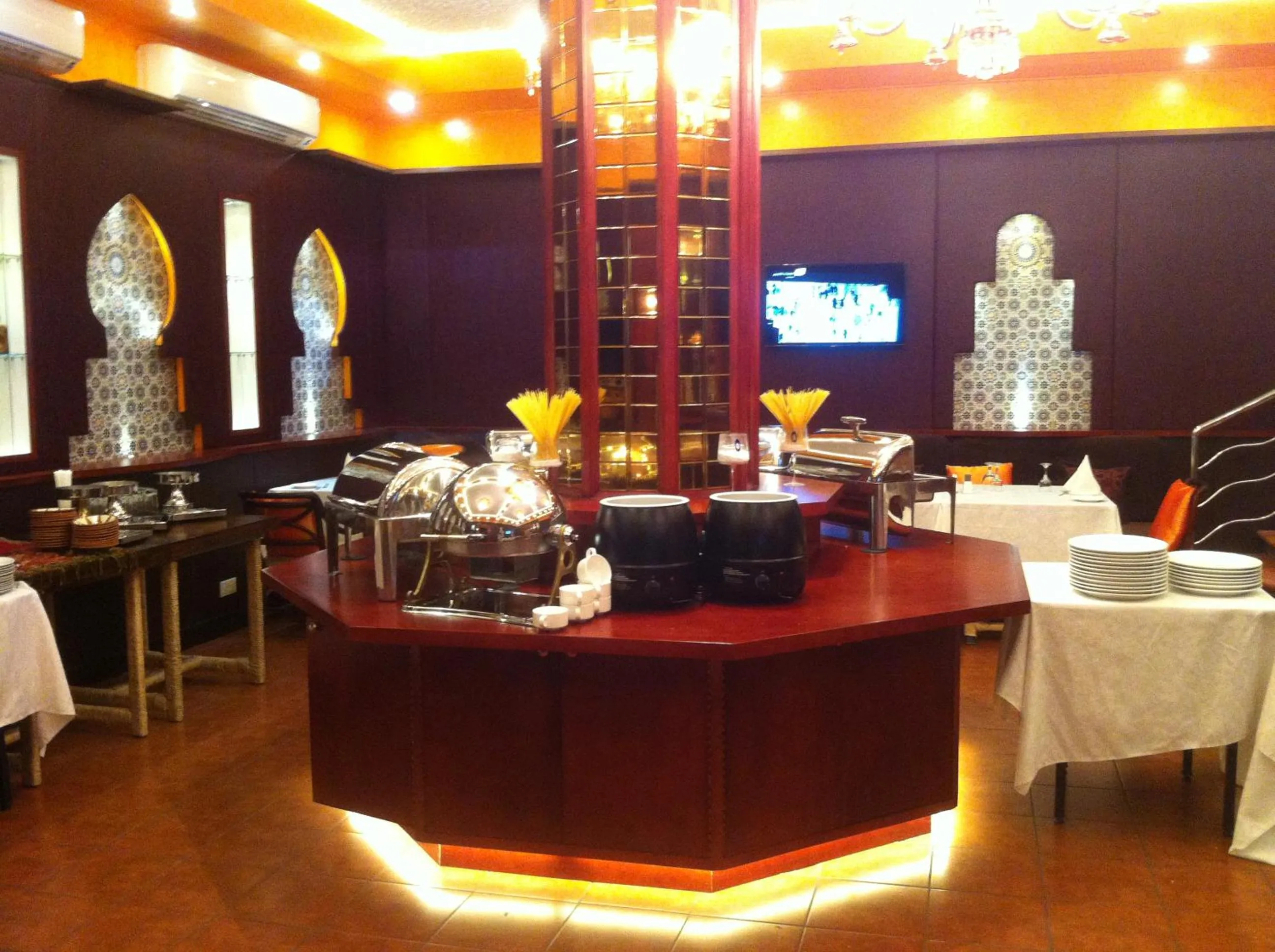 Restaurant/Places to Eat in Issham Hotel