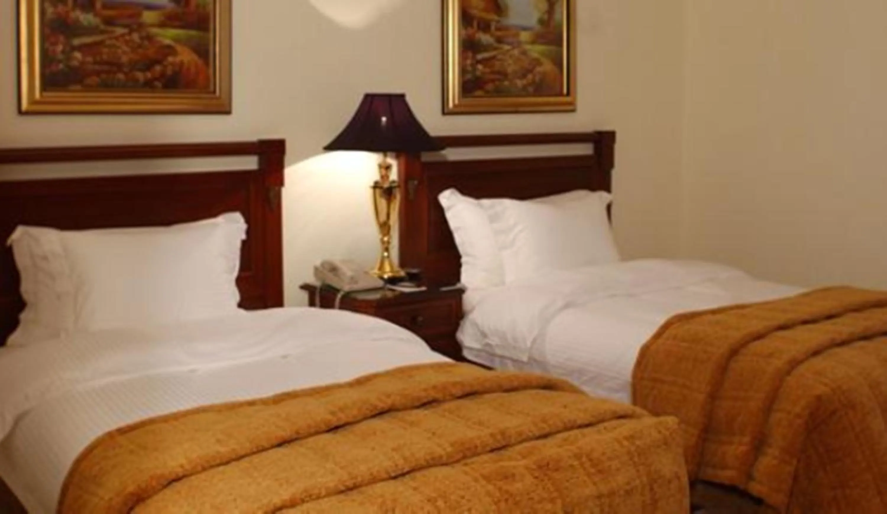 Bedroom, Bed in Issham Hotel