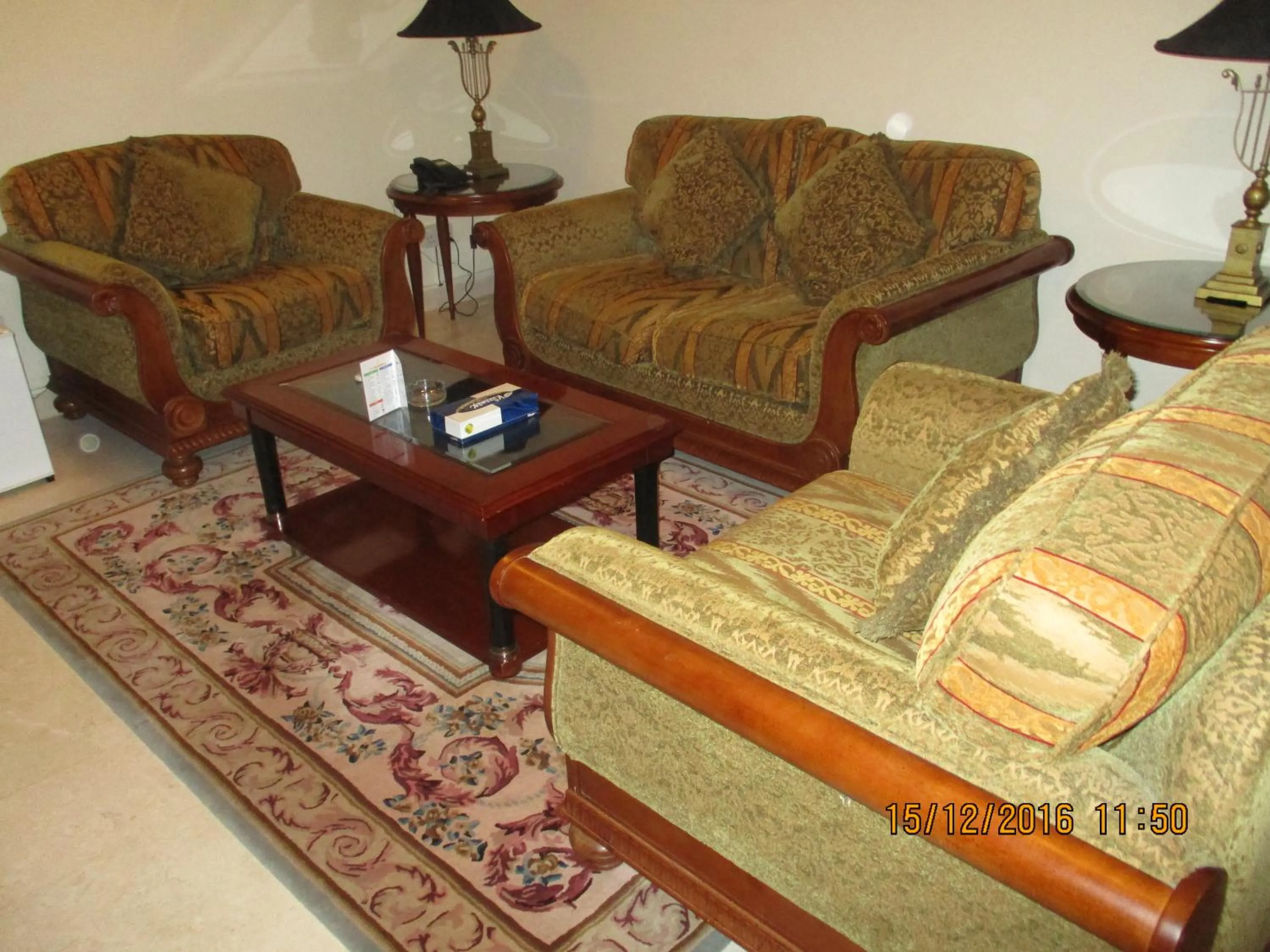 TV and multimedia, Seating Area in Issham Hotel