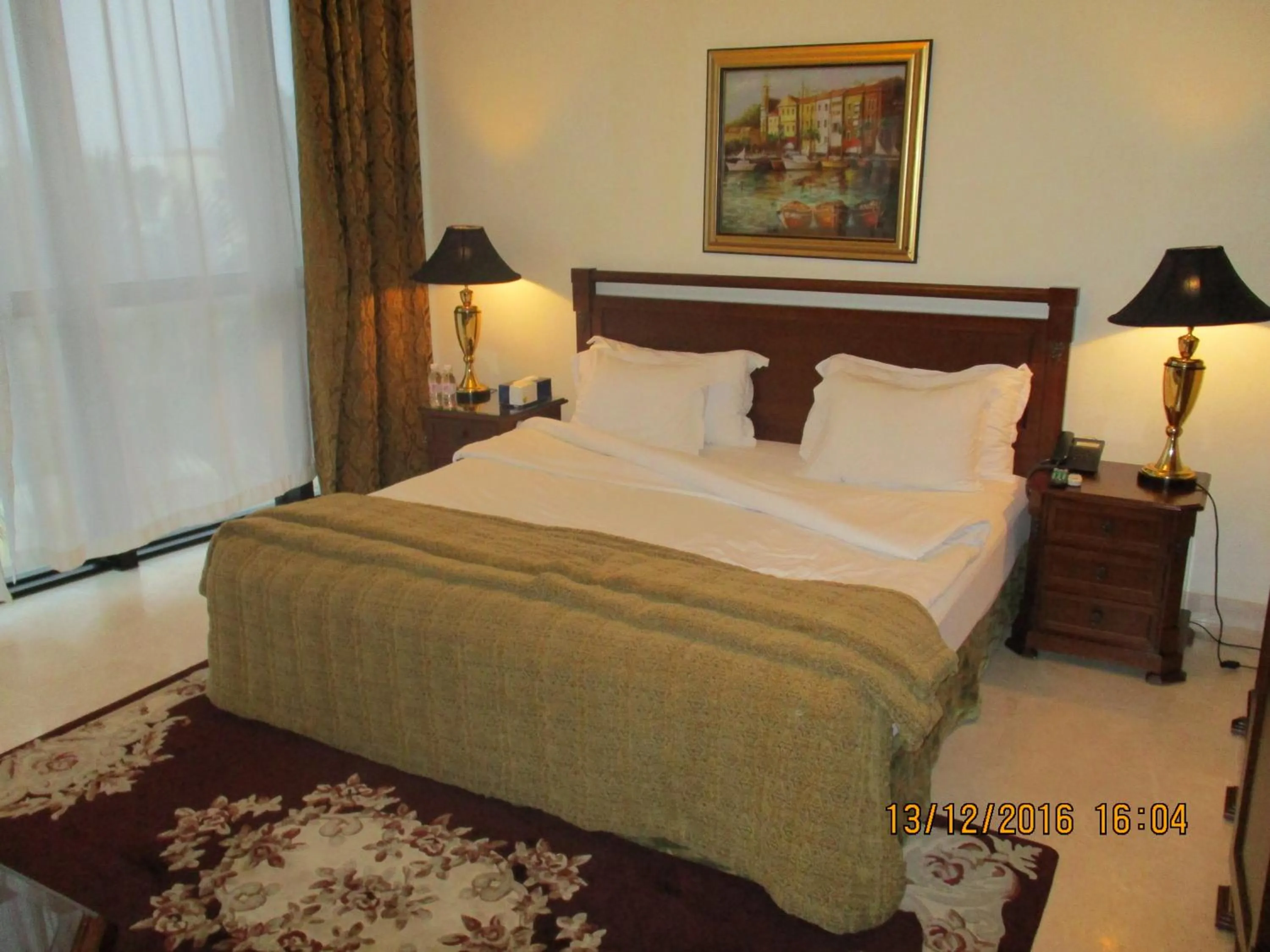 Bedroom, Bed in Issham Hotel
