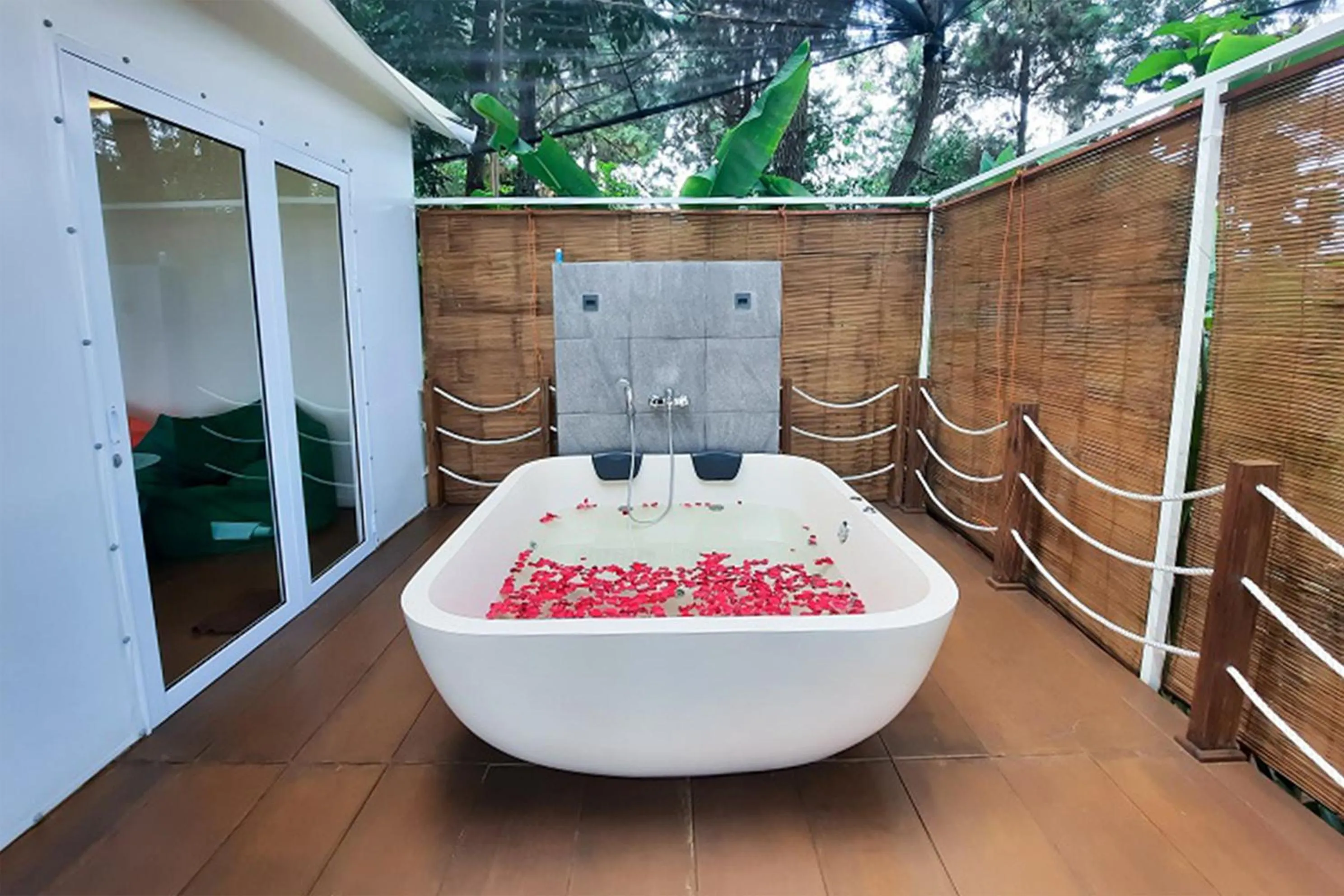 Bath in Lembang Asri Resort