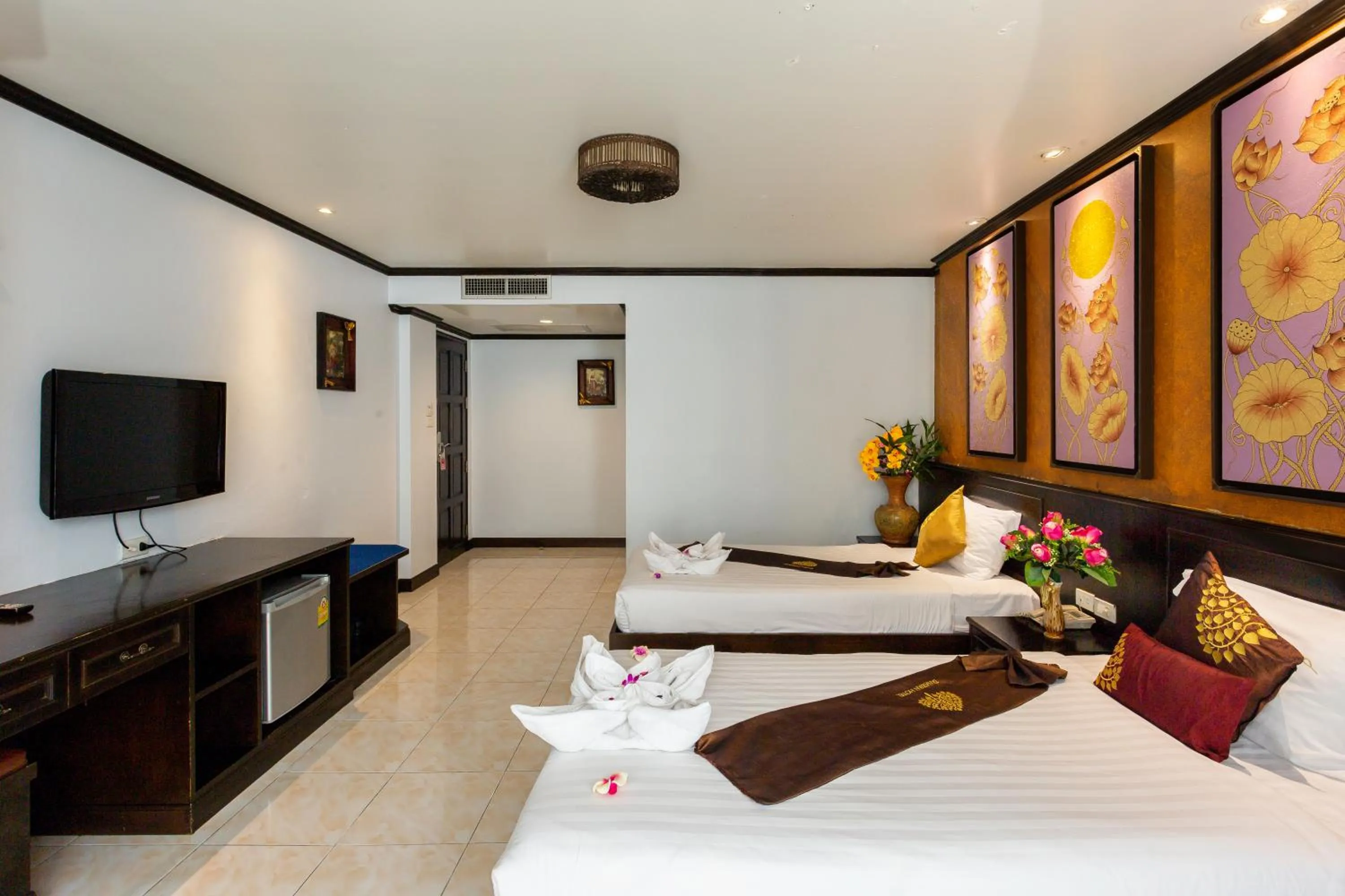 Tanawan Phuket Hotel
