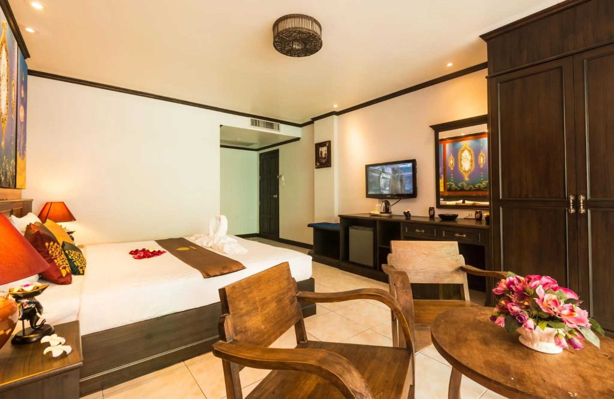 Tanawan Phuket Hotel