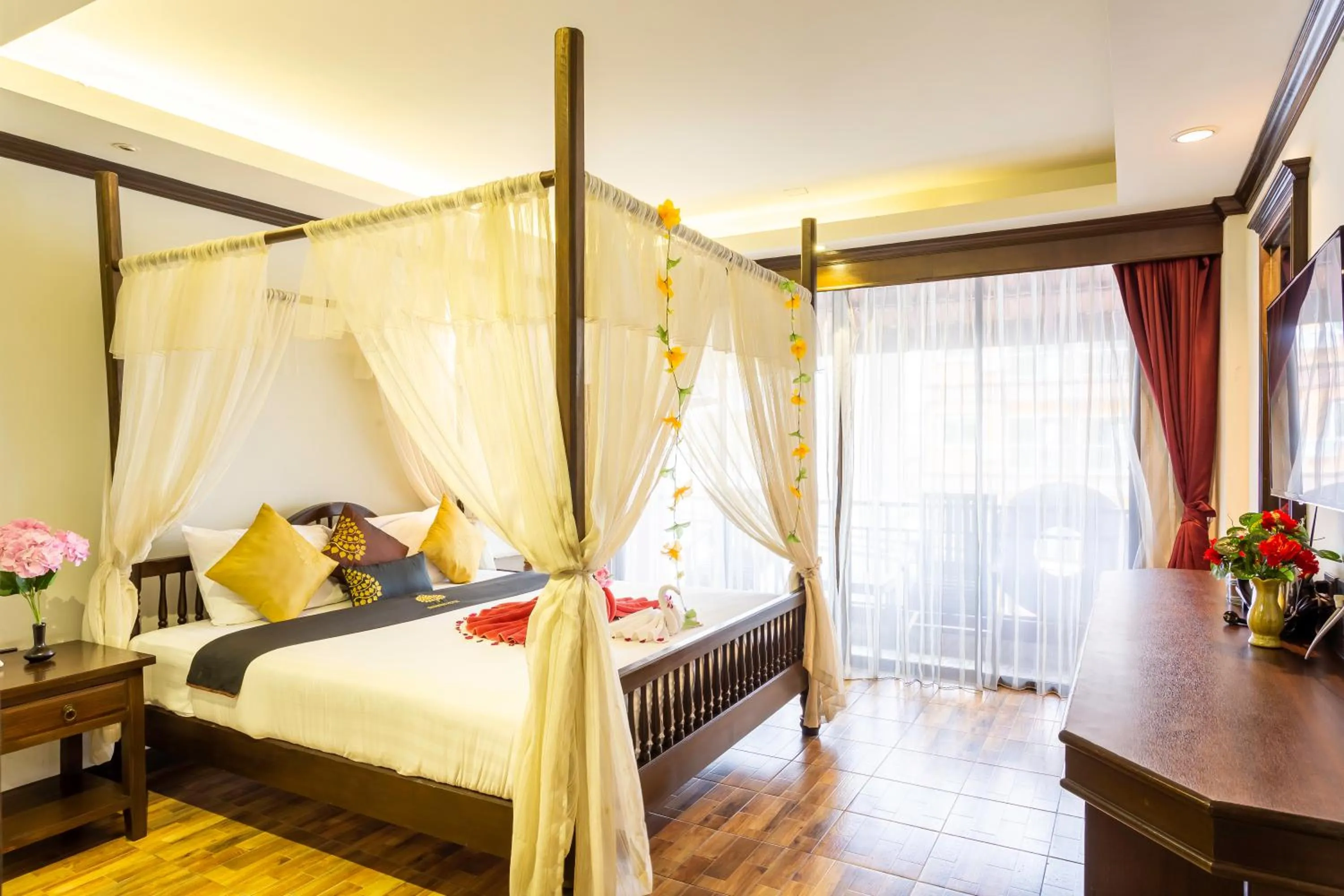 Tanawan Phuket Hotel