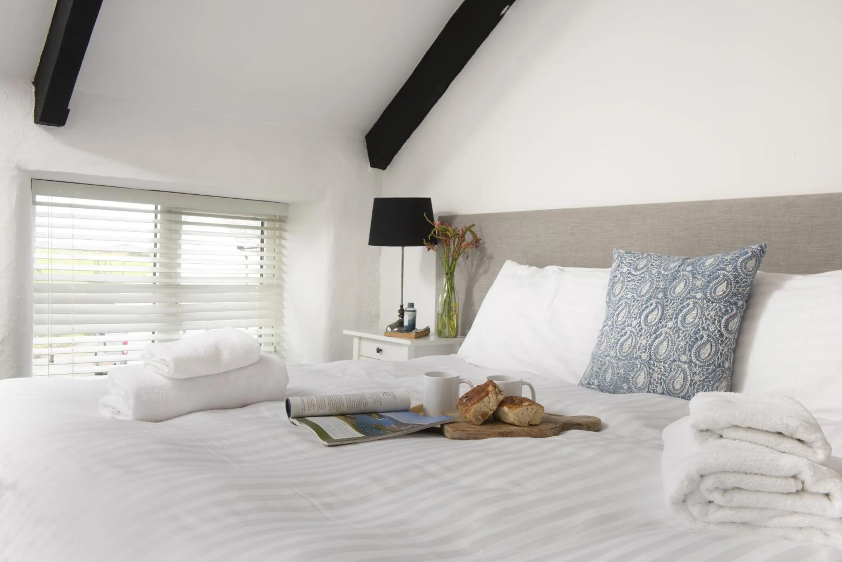 Bedroom, Bed in Cape Cornwall Club