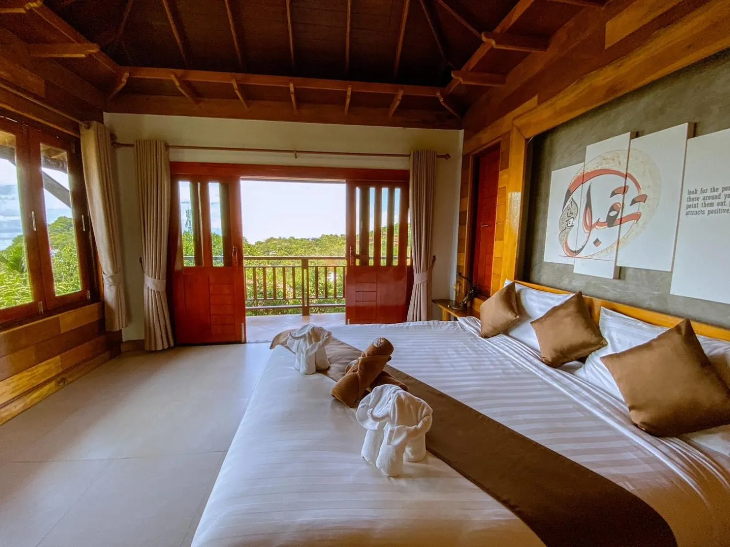 Bed in Puteri Lanta Family Villas