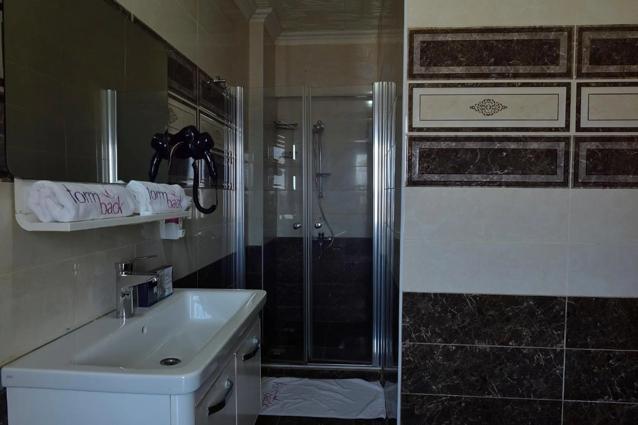 Toilet in Formback Thermal Suit & Apart