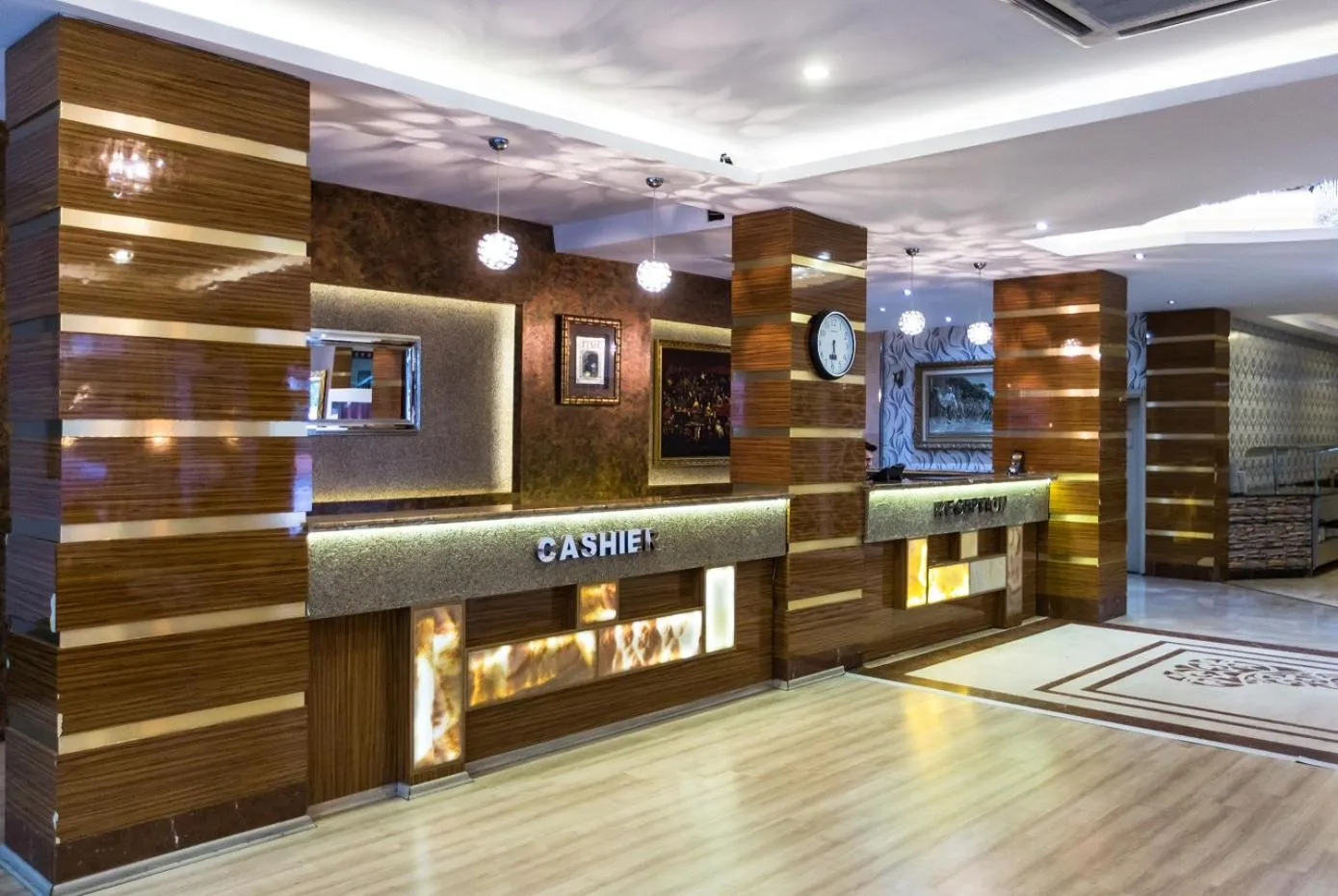 Lobby or reception in Formback Thermal Suit & Apart